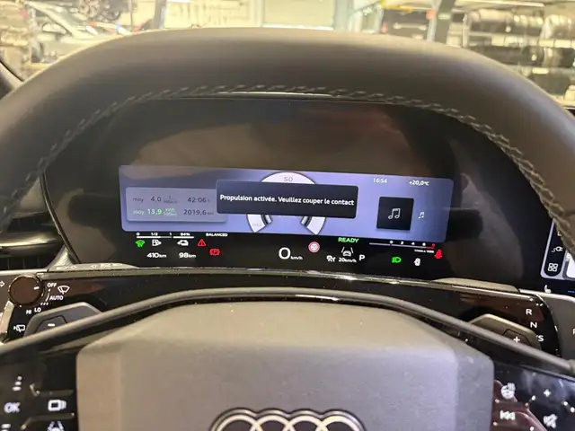 Audi Q3 view 6