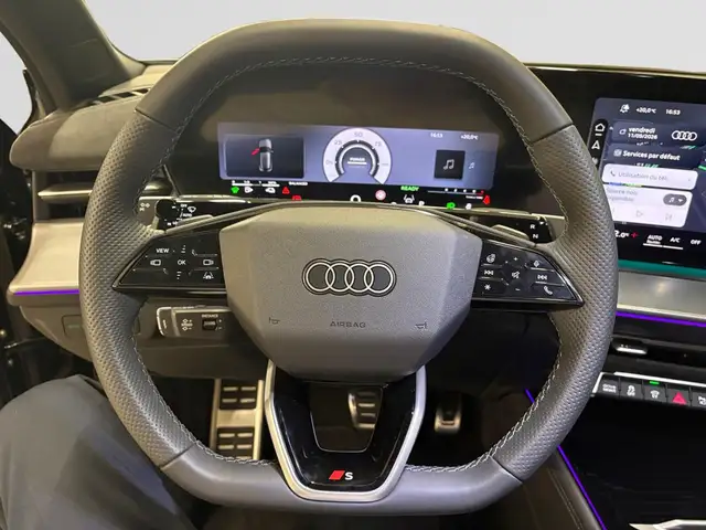 Audi Q3 view 9