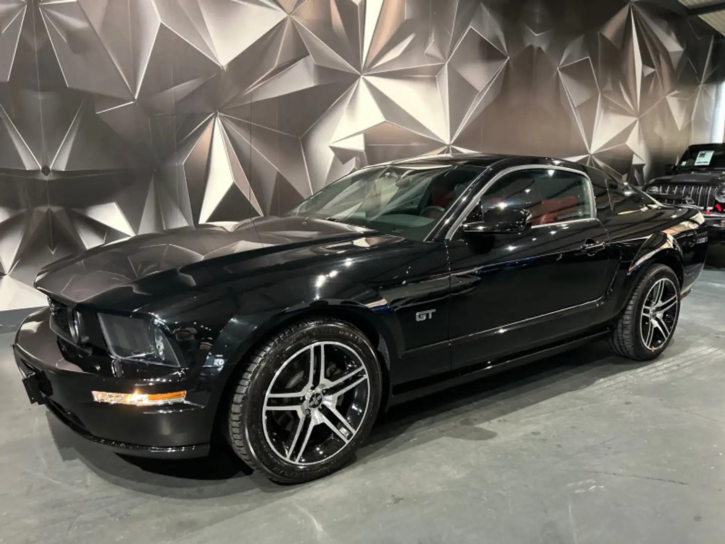 Ford Mustang 4.6 V8 305 CH Noir - 2