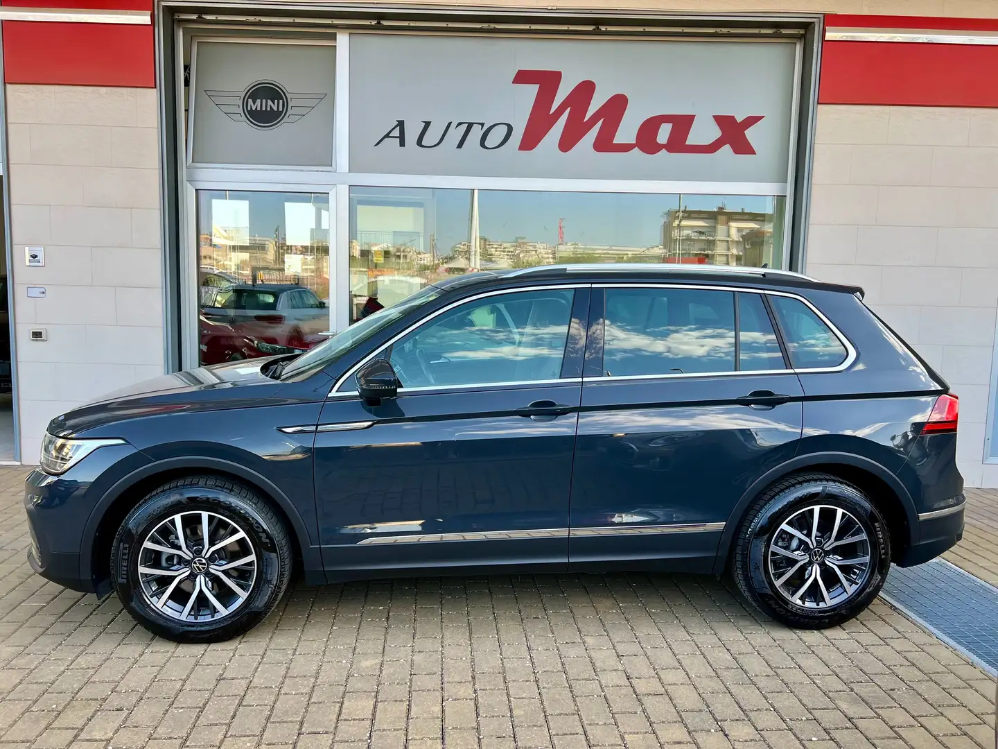 Volkswagen Tiguan 2.0 tdi Life 150cv dsg Grigio - 2