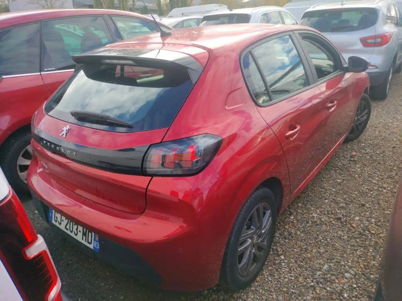Peugeot 208 208 — photo 9