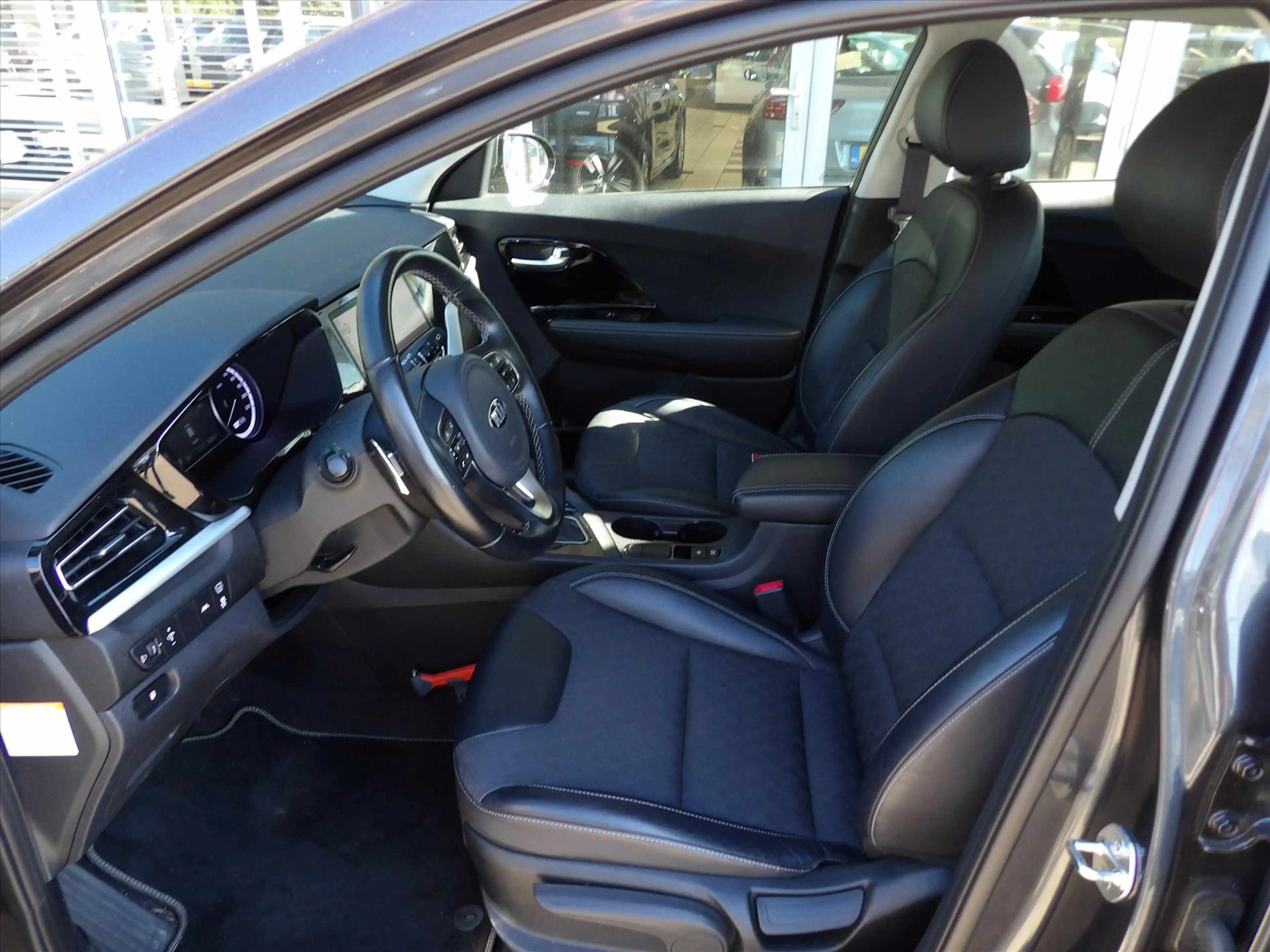 Kia Niro 1.6 GDi Hybrid AUTOMAAT DynamicLine Org. Ned. — photo 30