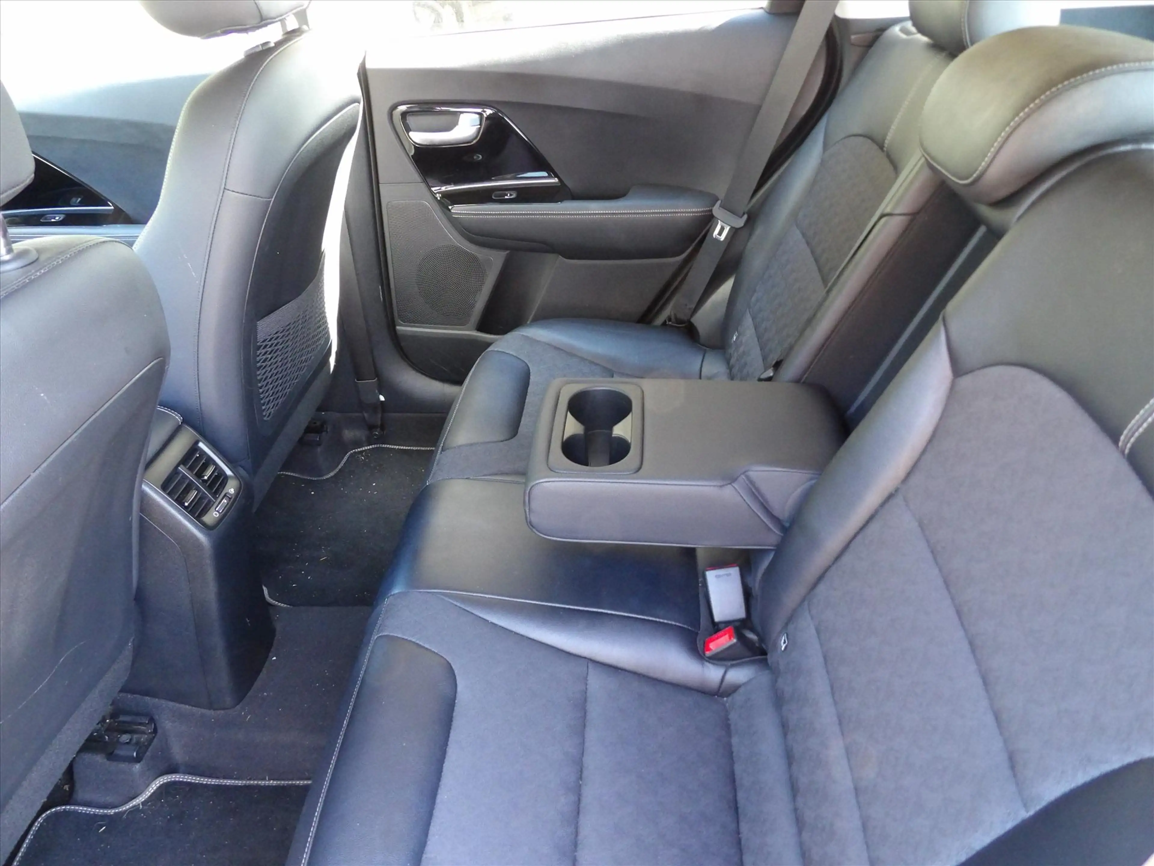 Kia Niro 1.6 GDi Hybrid AUTOMAAT DynamicLine Org. Ned. — photo 11