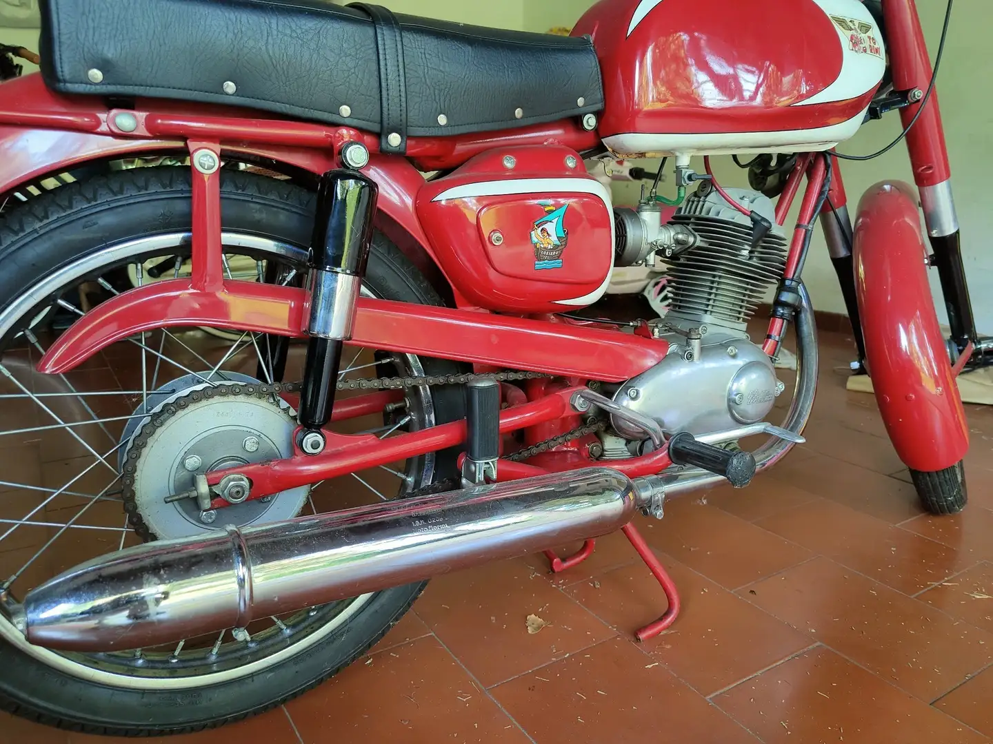Moto Morini Corsaro 125 crvena - 1
