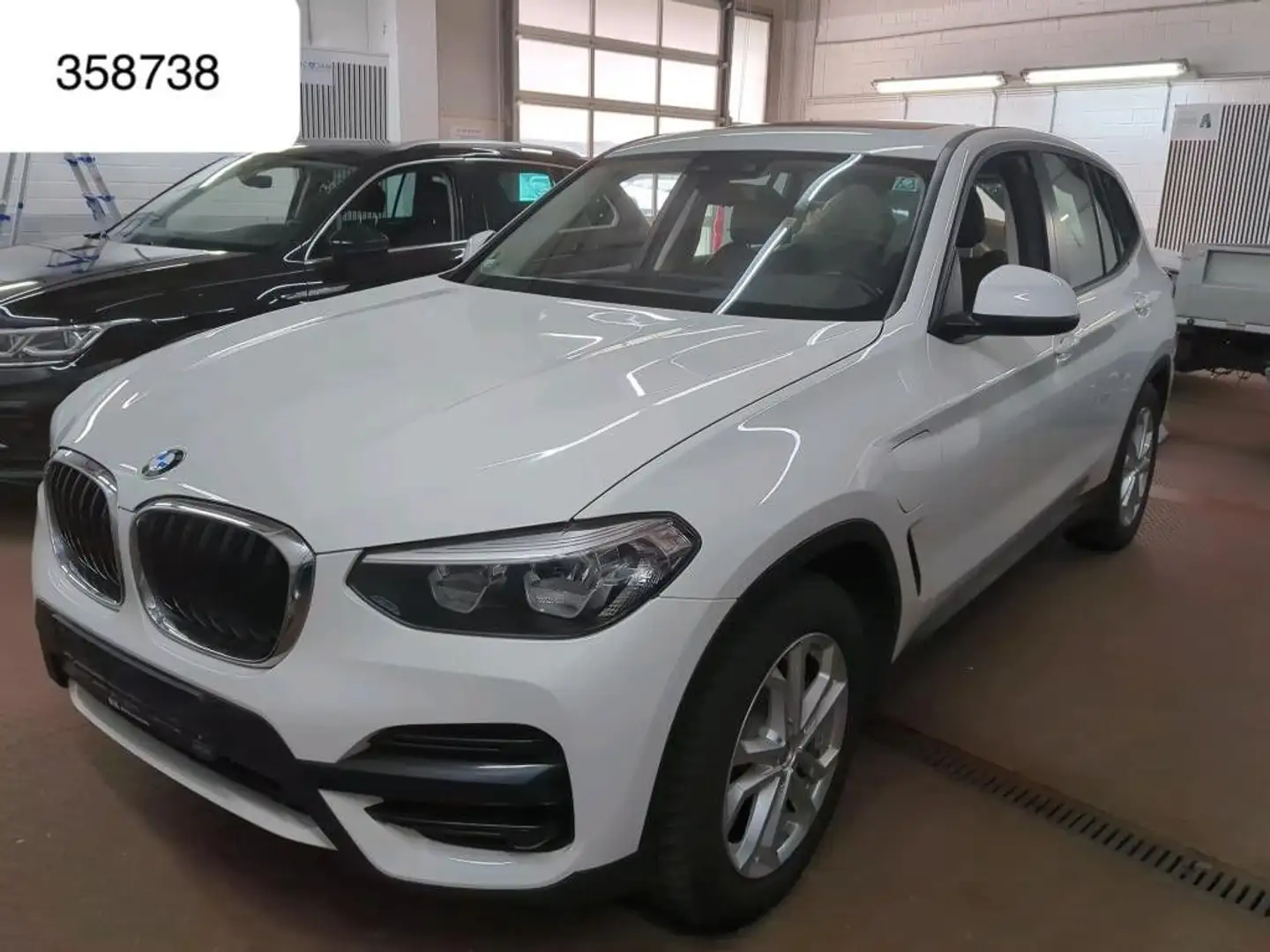 BMW X3 xDr 30 e Advantage LED Navi 19" CockpPlus DAB Blanc - 1