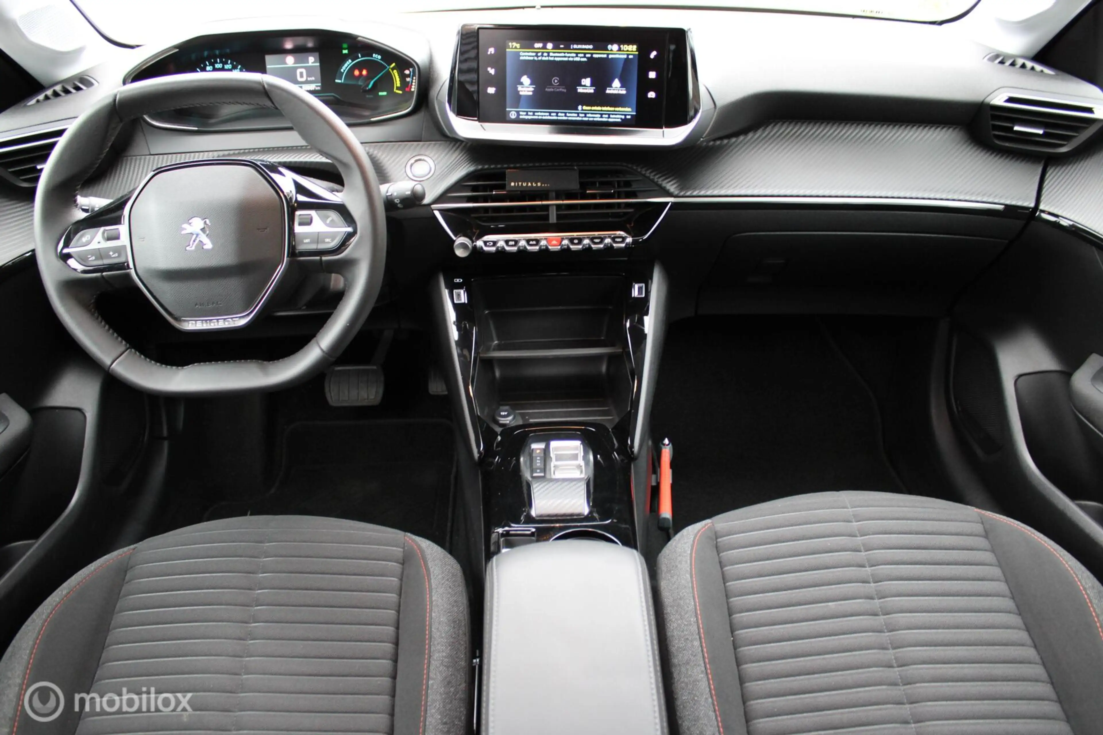 Peugeot e-208 EV Active Pack 50 kWh, Navi/app connect, Led verli — photo 4