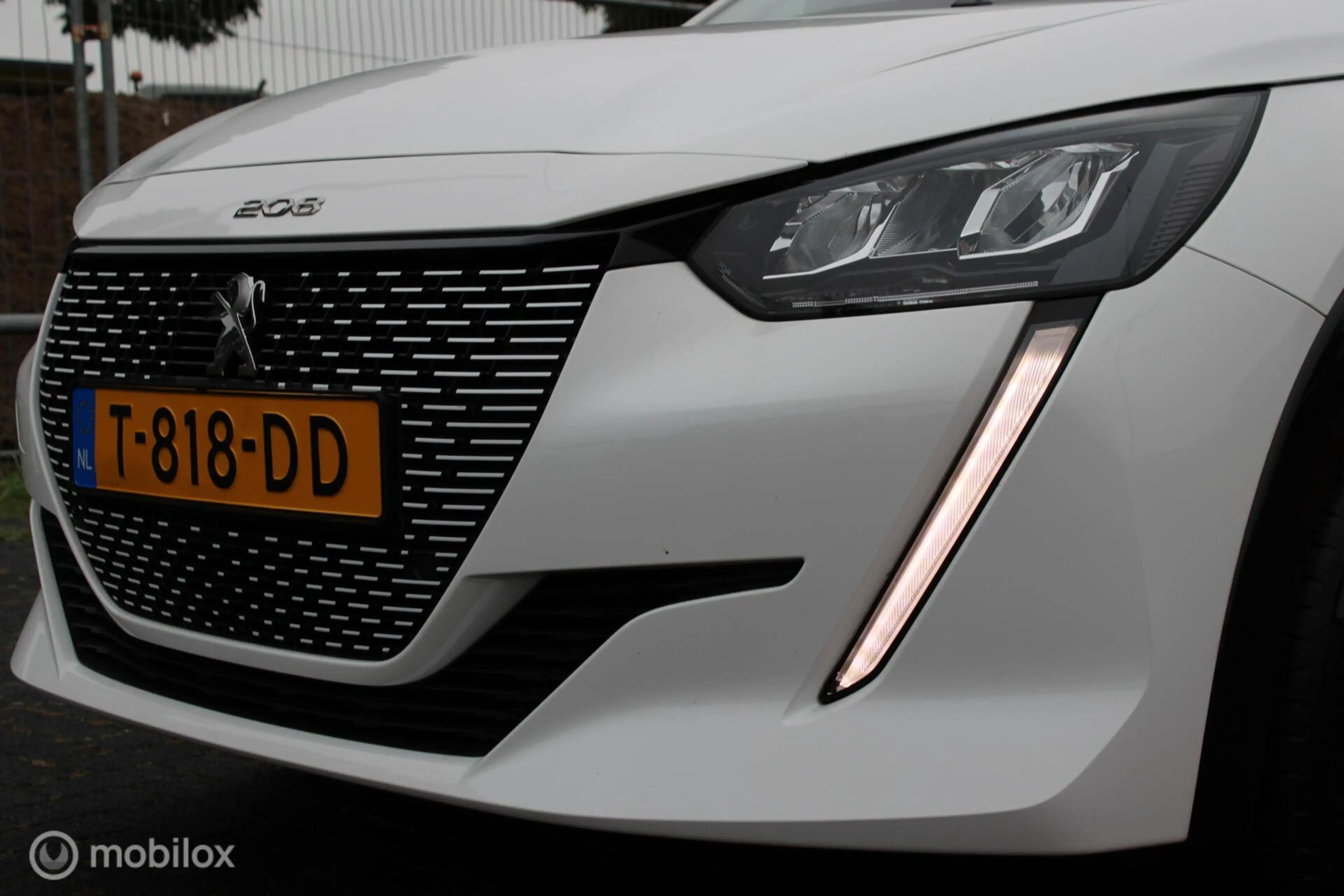 Peugeot e-208 EV Active Pack 50 kWh, Navi/app connect, Led verli — photo 9