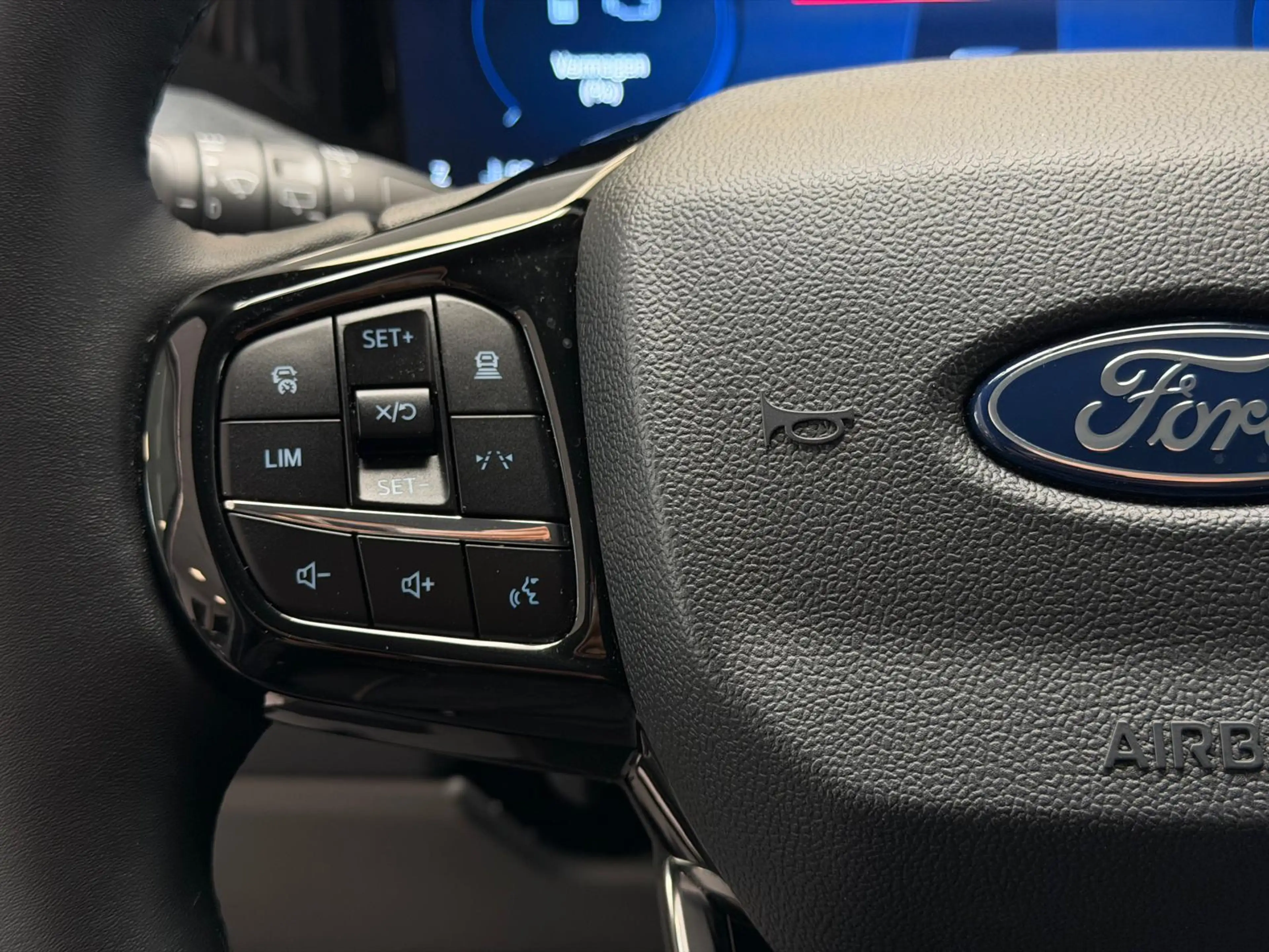 Ford Tourneo Connect Titanium PHEV L2 8p / Panorama / memory / led / ca — photo 18