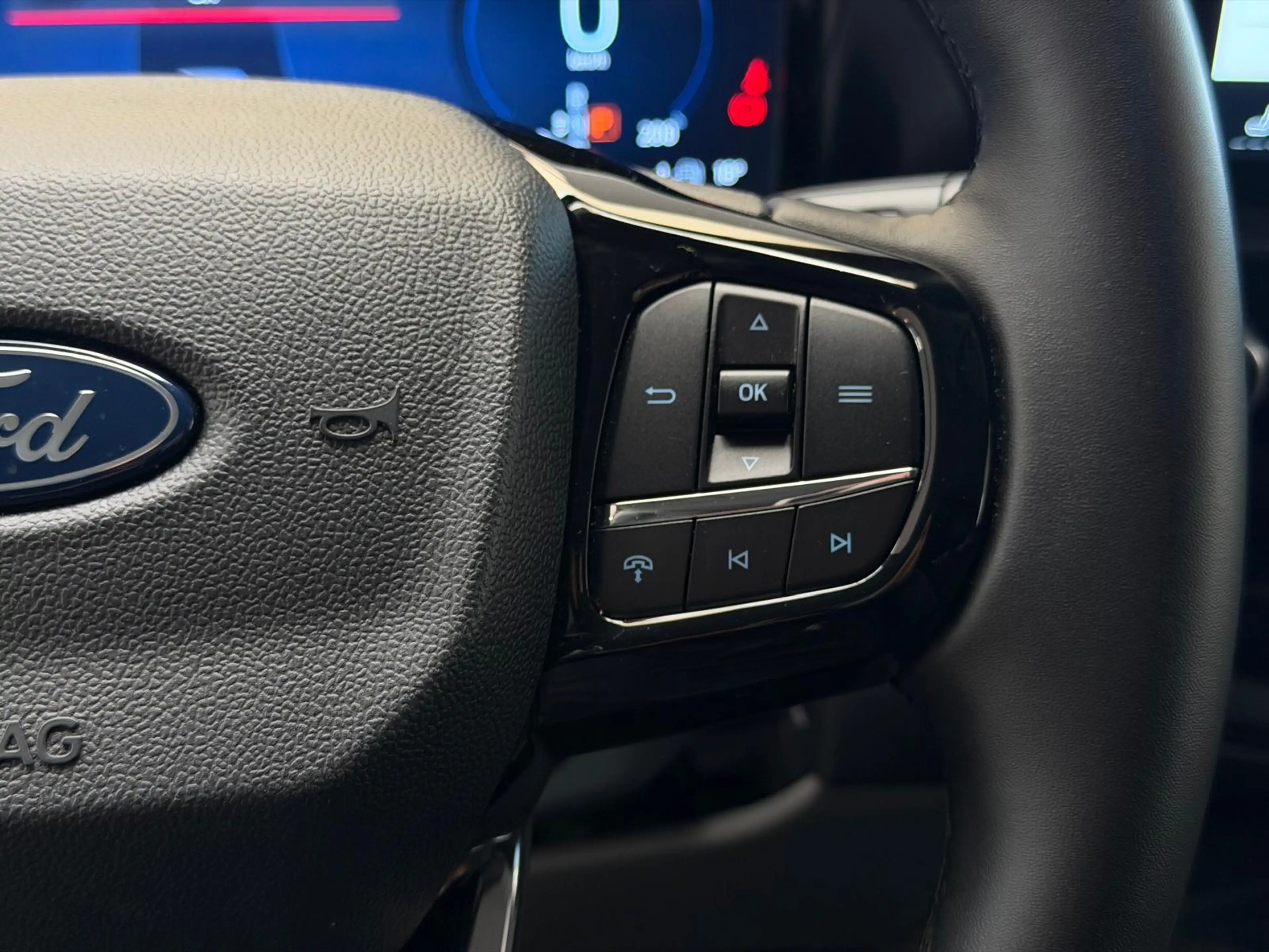 Ford Tourneo Connect Titanium PHEV L2 8p / Panorama / memory / led / ca — photo 19