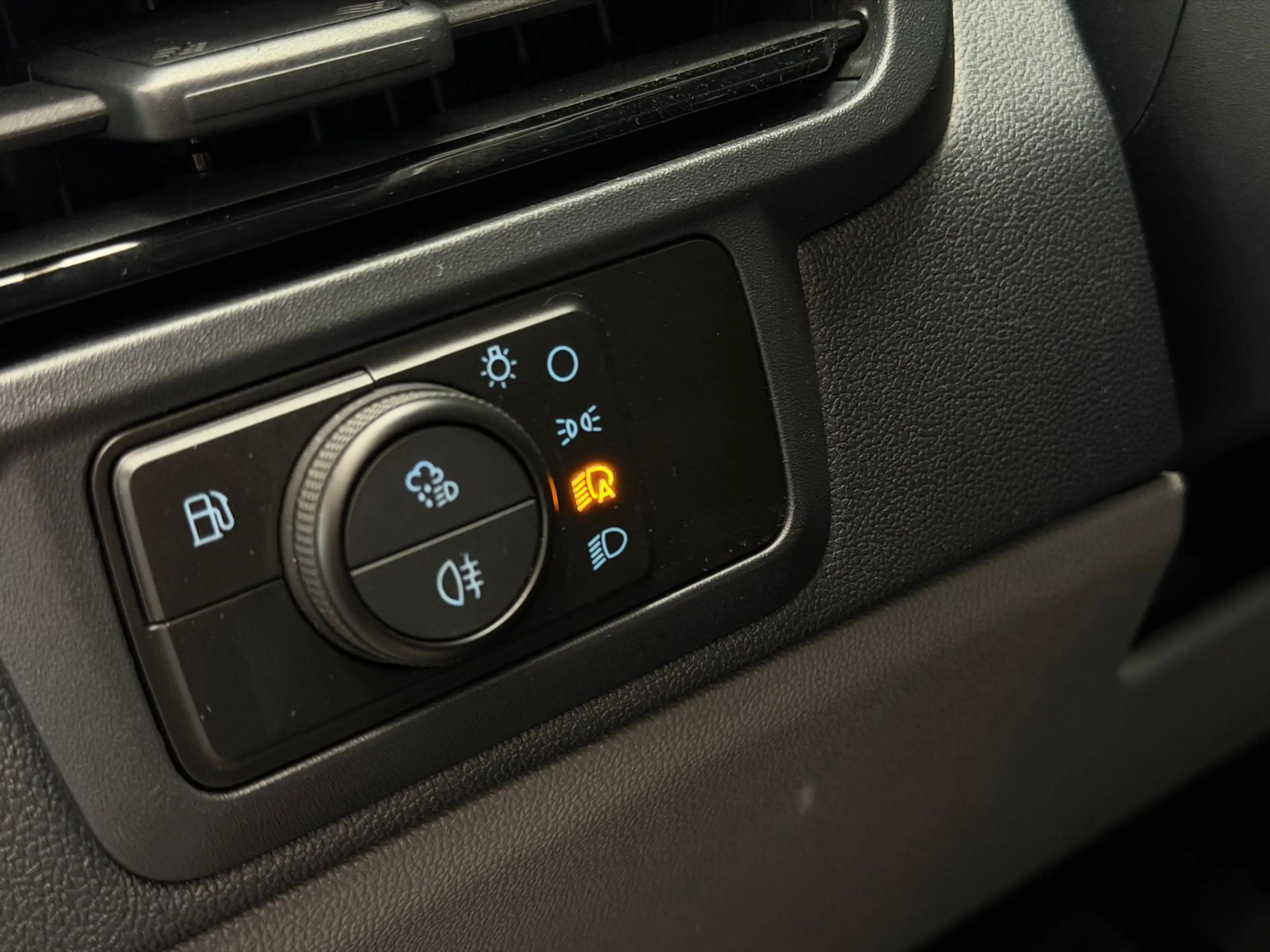 Ford Tourneo Connect Titanium PHEV L2 8p / Panorama / memory / led / ca — photo 28