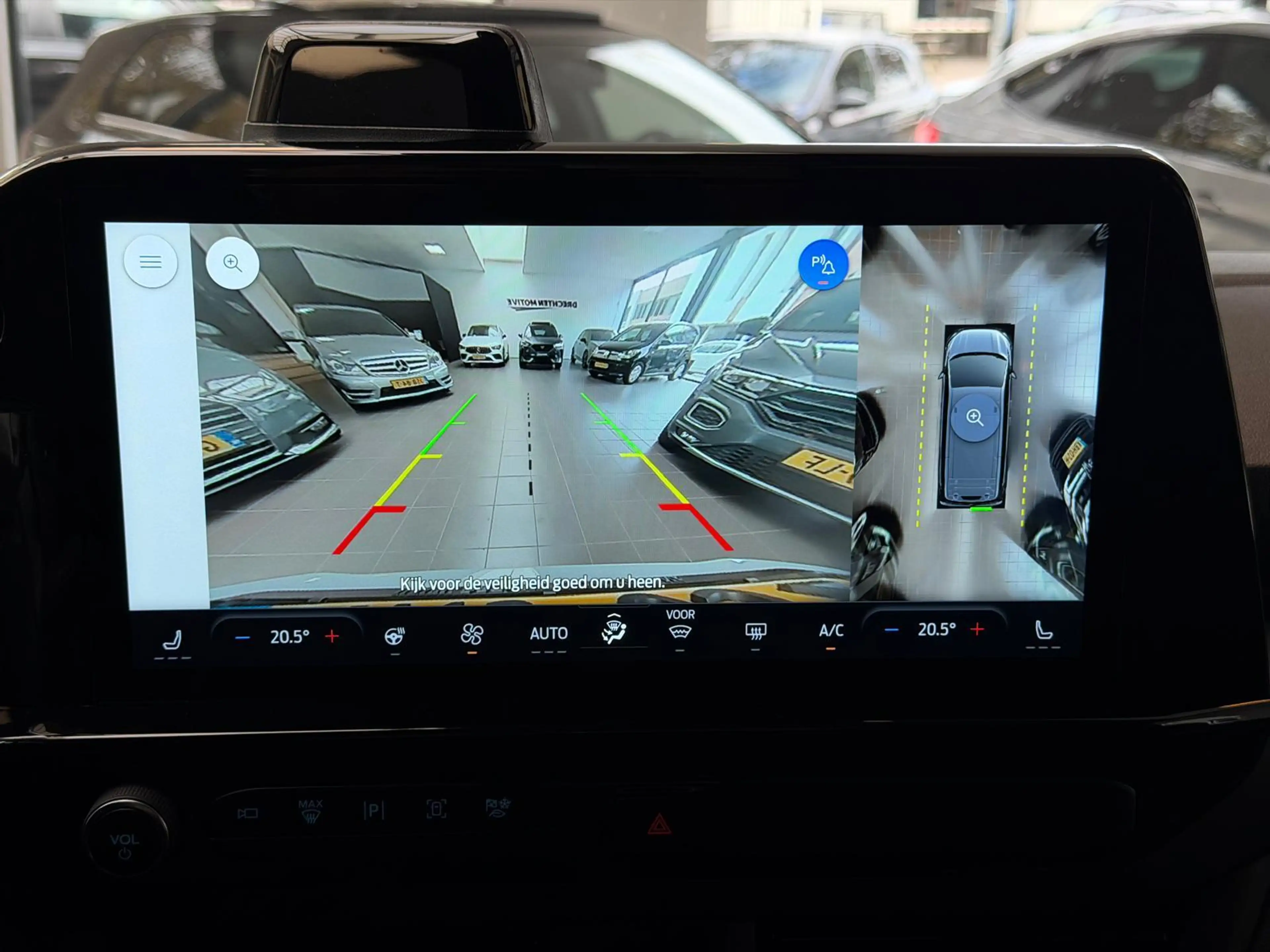 Ford Tourneo Connect Titanium PHEV L2 8p / Panorama / memory / led / ca — photo 16