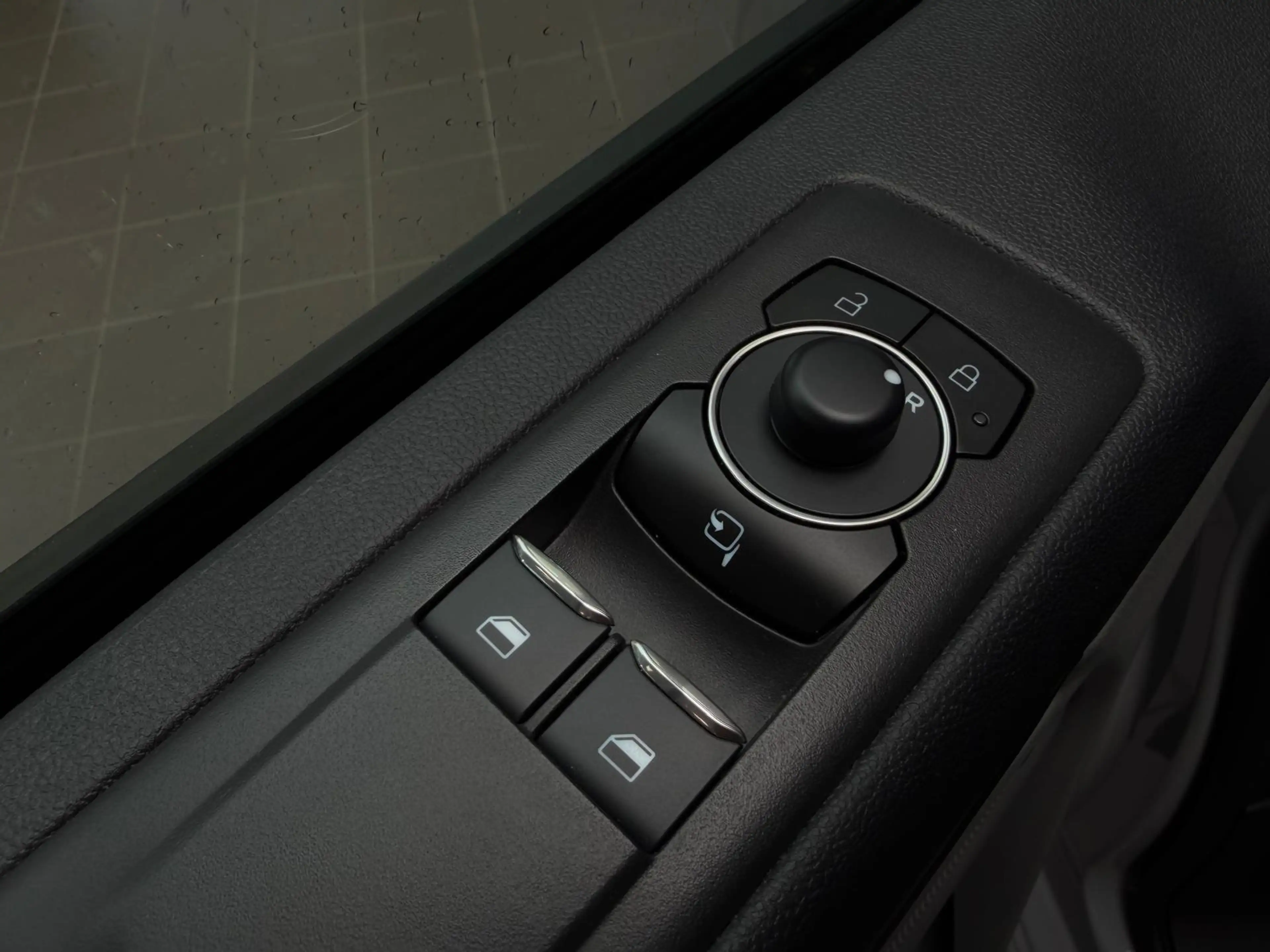 Ford Tourneo Connect Titanium PHEV L2 8p / Panorama / memory / led / ca — photo 27