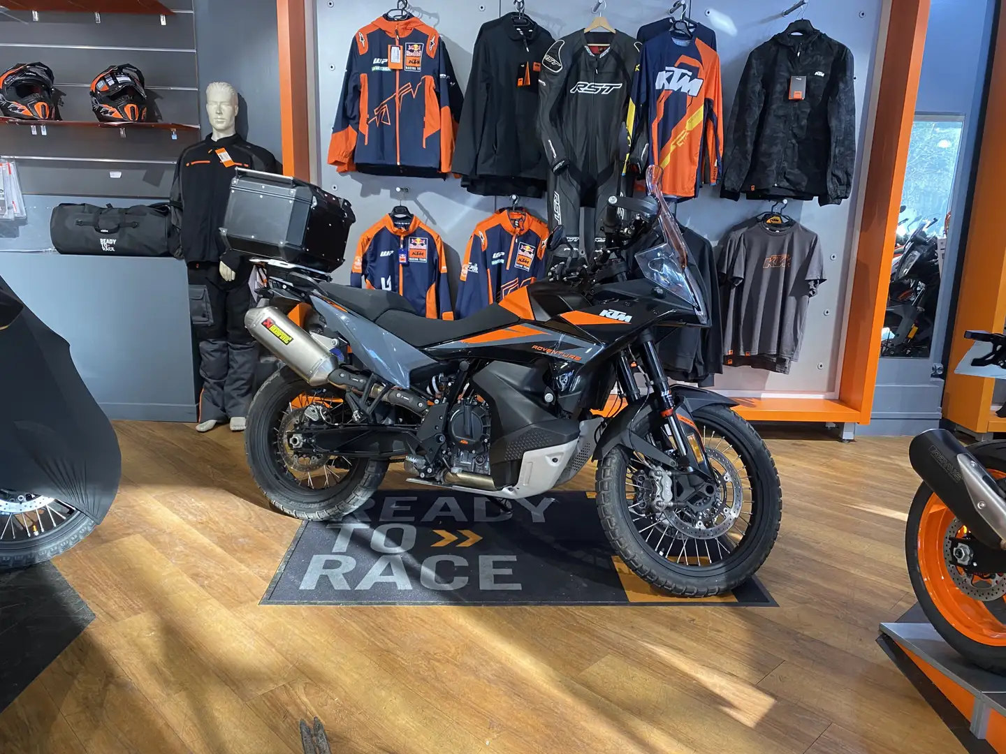 KTM 890 Adventure Noir - 1