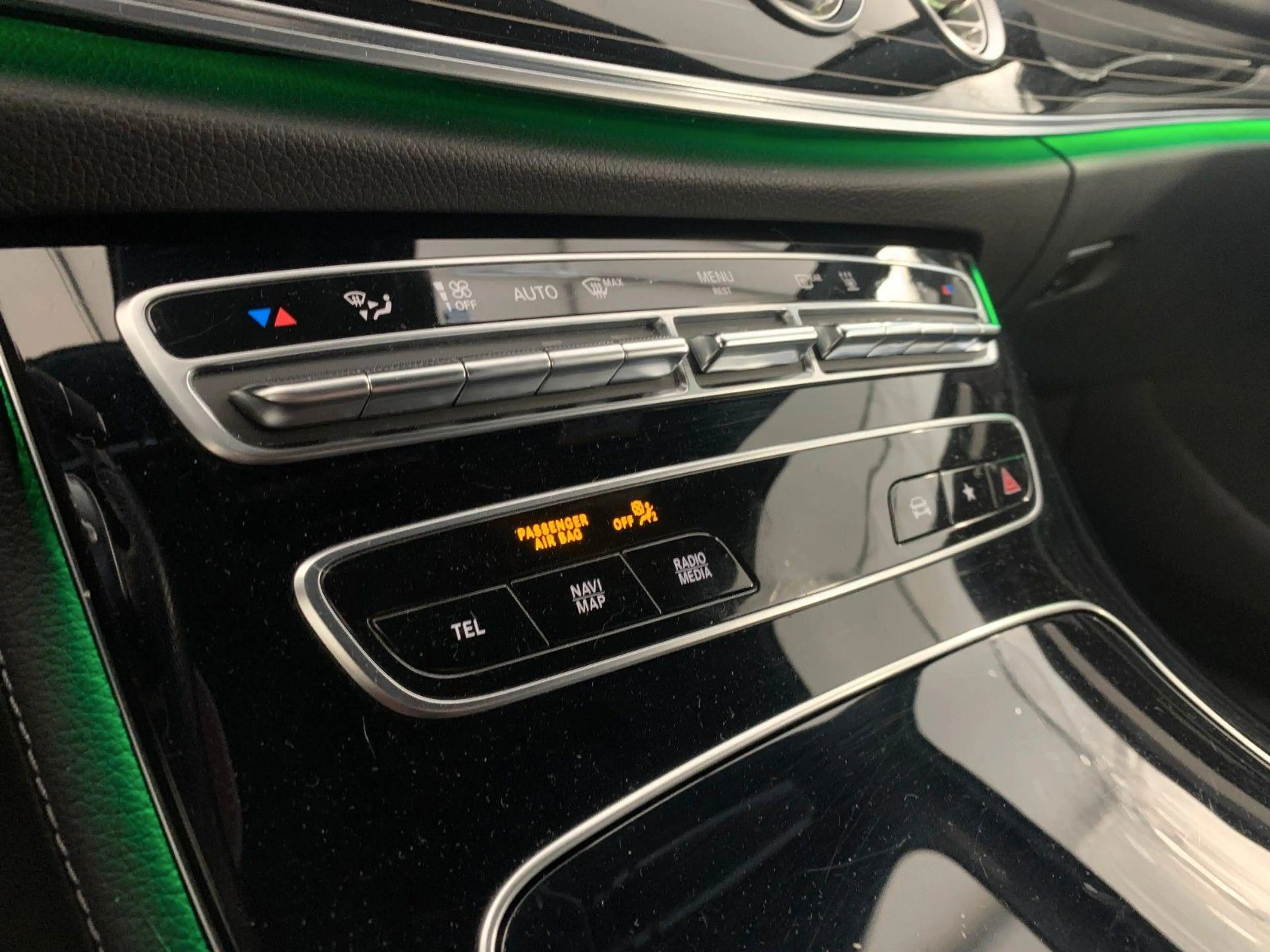 Mercedes-Benz CLS 400 d 4M AMG DISTR|MULTIBEAM|KAMERA|HUD — photo 13
