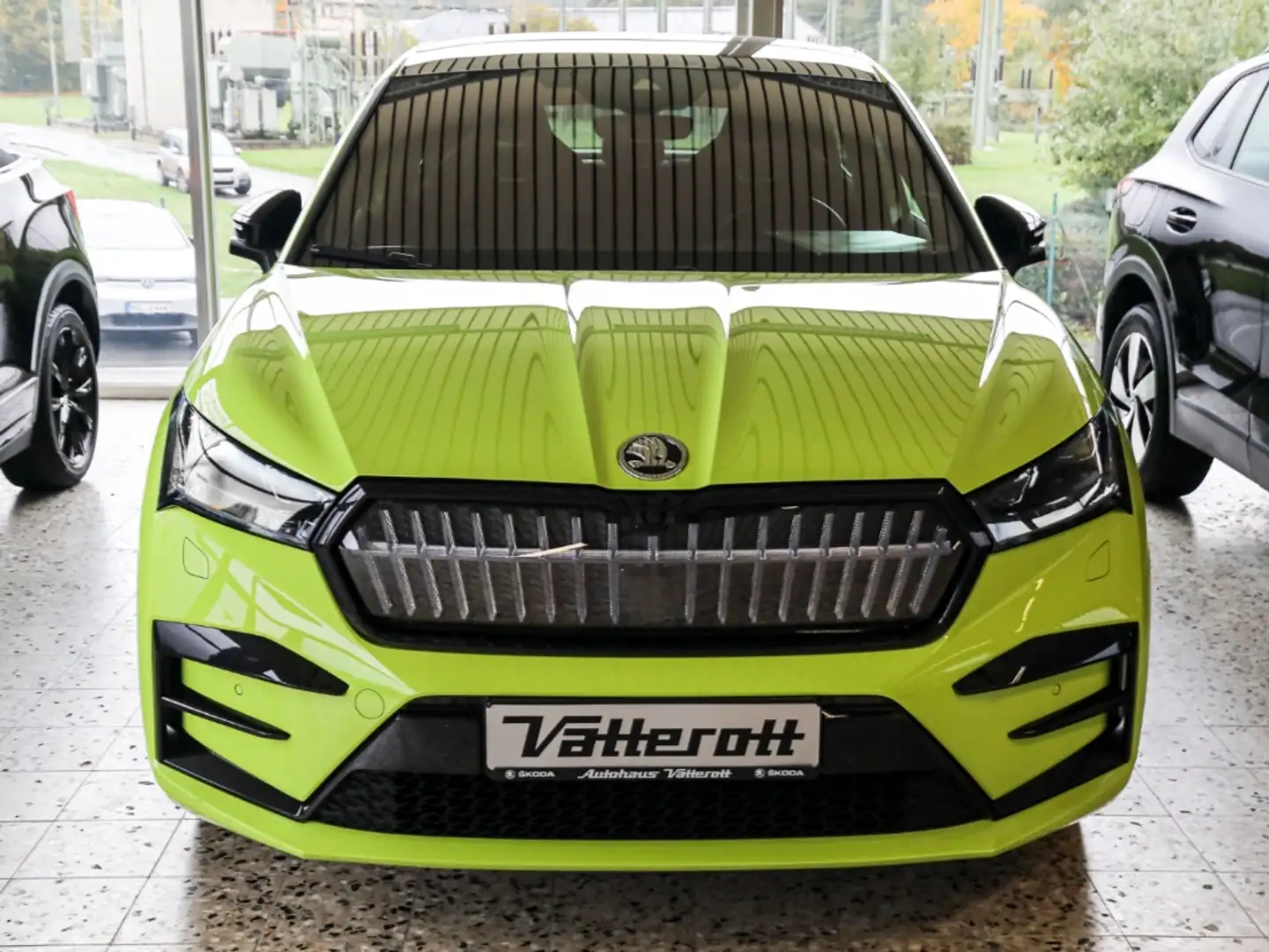 Skoda Enyaq Coupe RS Suite AHK Wärmepumpe Pano Grün - 2