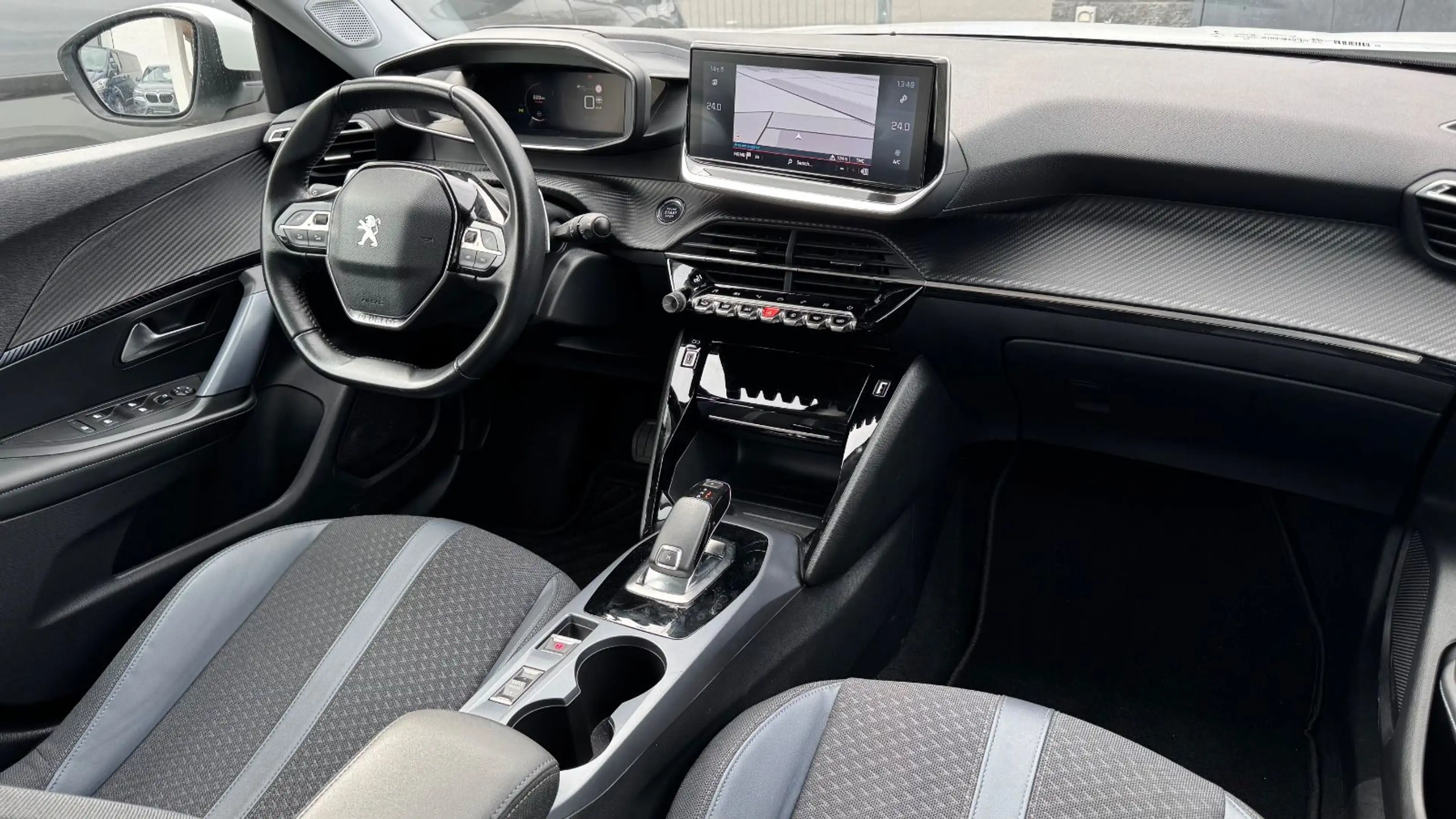 Peugeot 2008 HDi NAVI LEDER KAMER ACC AHK TEMP SITZH PDC — photo 16