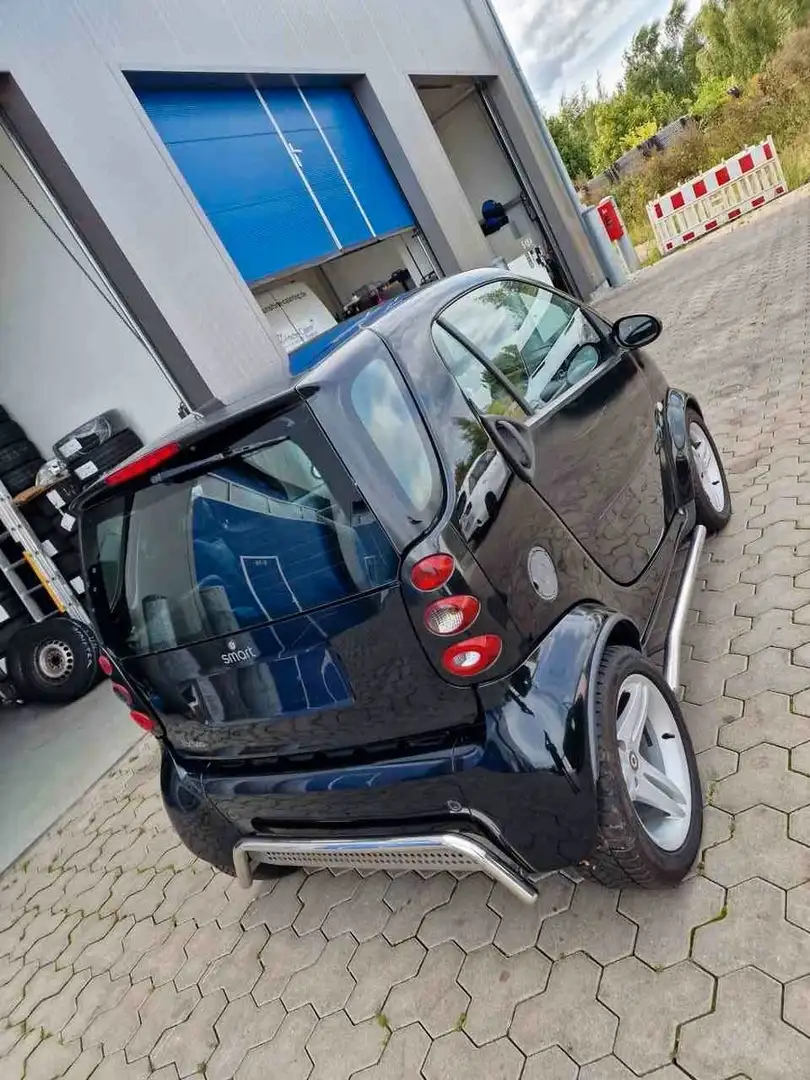 smart forTwo fortwo coupe Basis Schwarz - 2