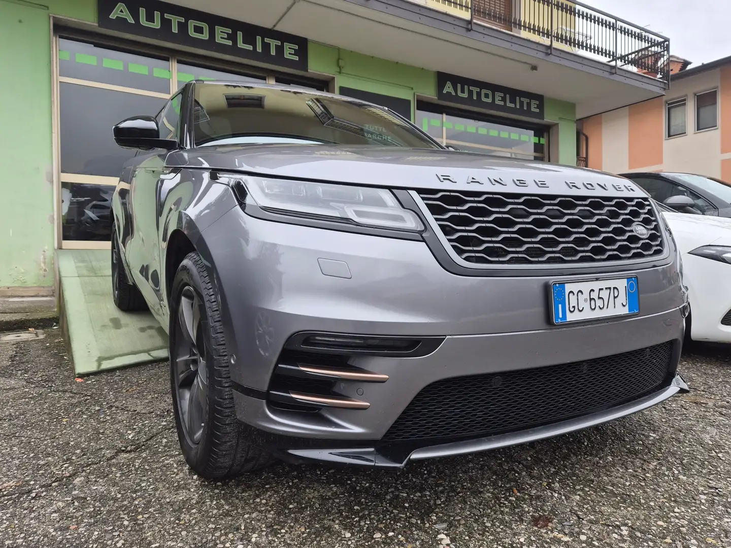 Land Rover Range Rover Velar 2.0d i4 R-Dynamic 240 cv auto my 20 Grau - 1