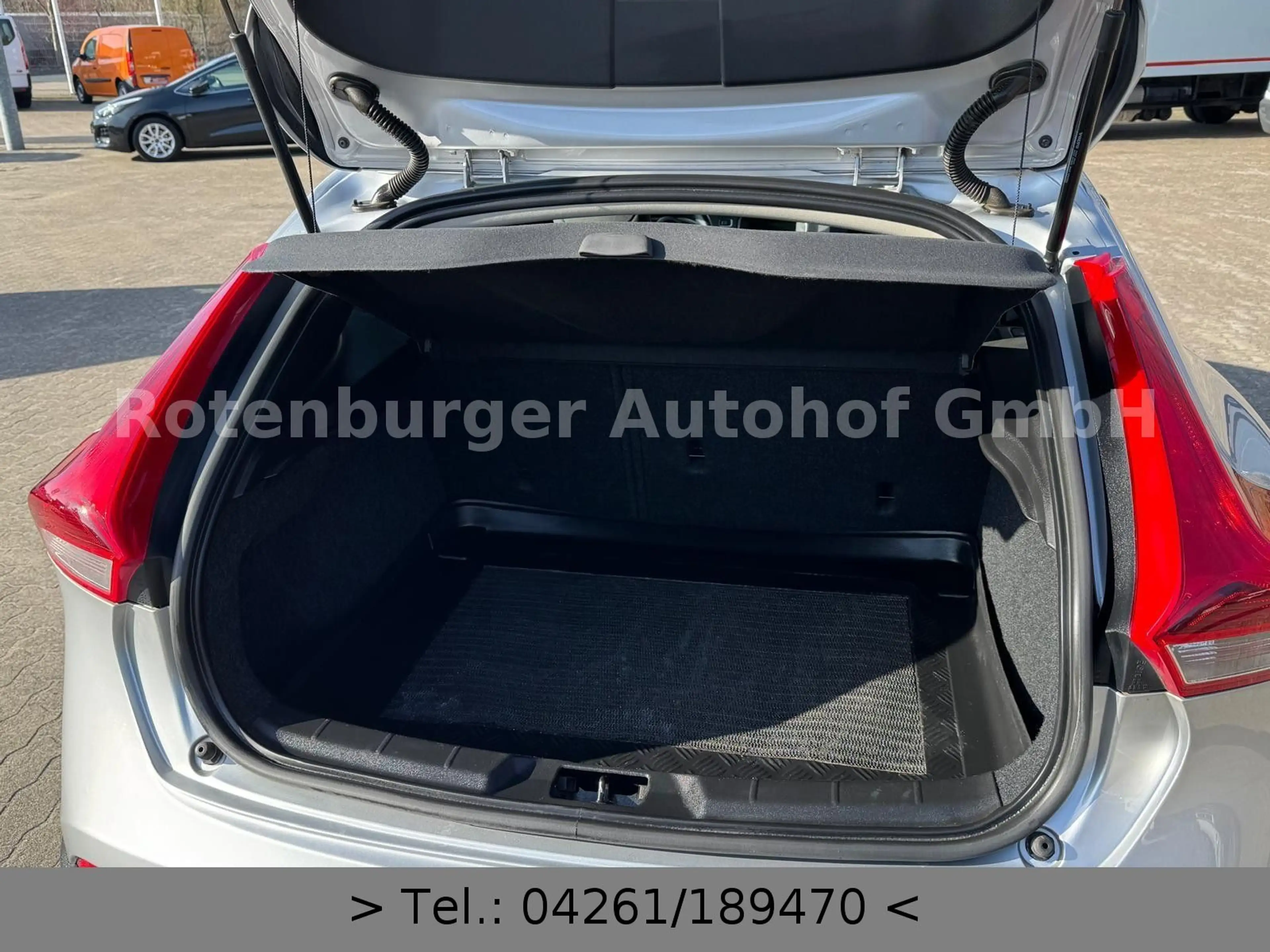 Volvo V40 Cross Country V40*D2*CROSS*COUNTRY*MOMENTUM*NAVI*AHK*TÜV NEU* — photo 7