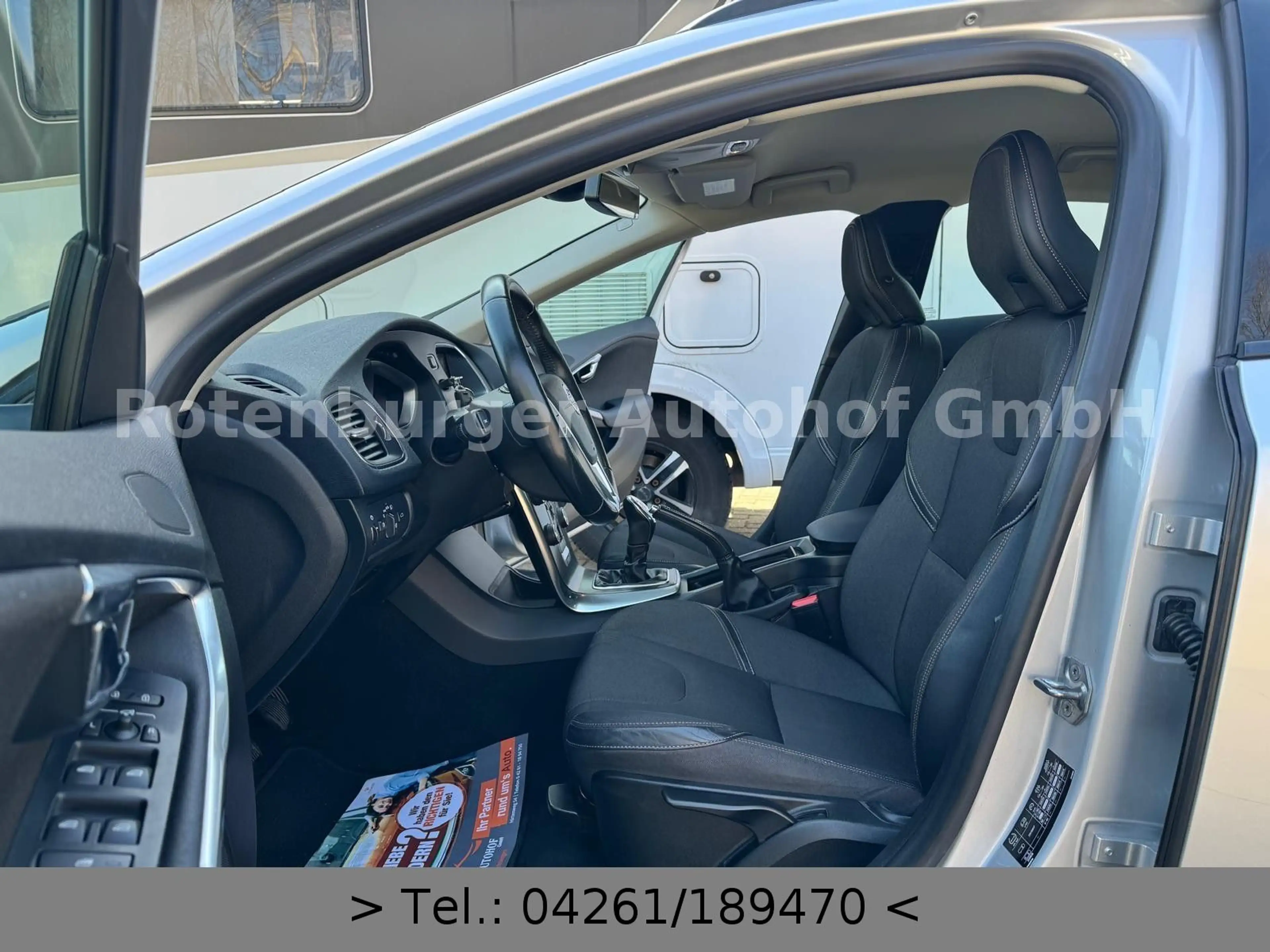Volvo V40 Cross Country V40*D2*CROSS*COUNTRY*MOMENTUM*NAVI*AHK*TÜV NEU* — photo 8