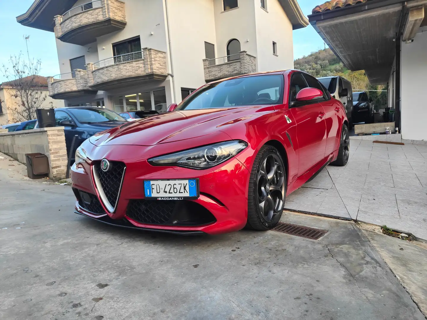 Alfa Romeo Giulia 2.9 V6 Bi-Turbo Quadrifoglio Rot - 1