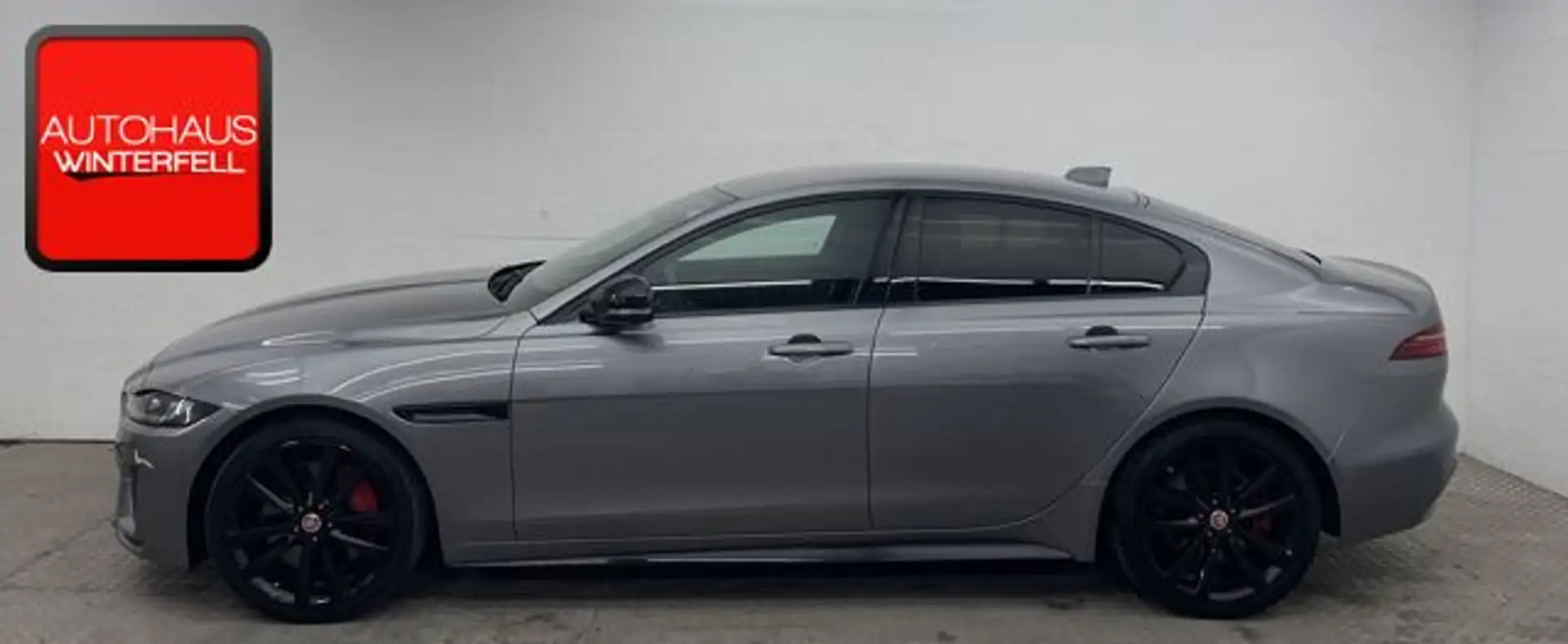 Jaguar XE D200 R-DYNAMIC BLACK AWD LED+360+KEYLESS+ACC+ Grijs - 2