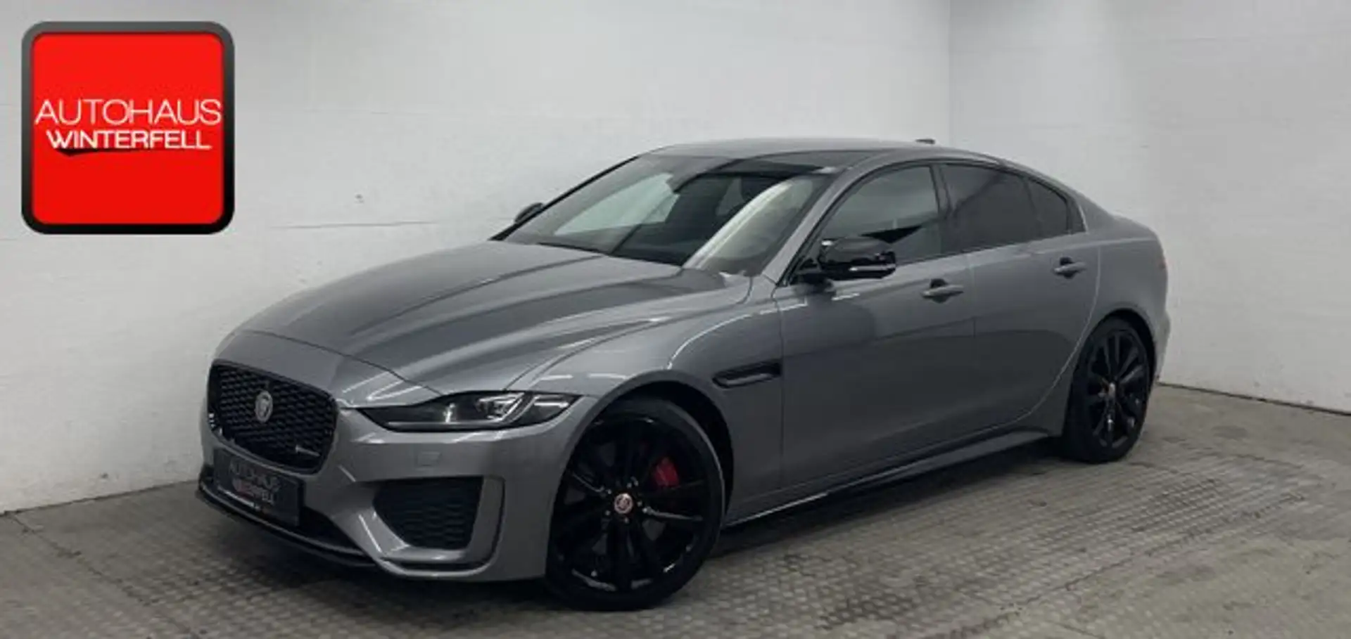Jaguar XE D200 R-DYNAMIC BLACK AWD LED+360+KEYLESS+ACC+ Grijs - 1