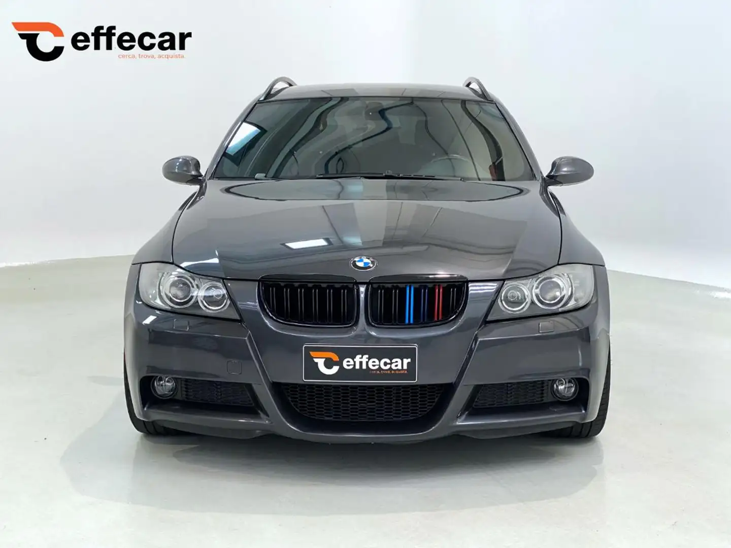 BMW 320 i cat Touring MSport Grau - 2