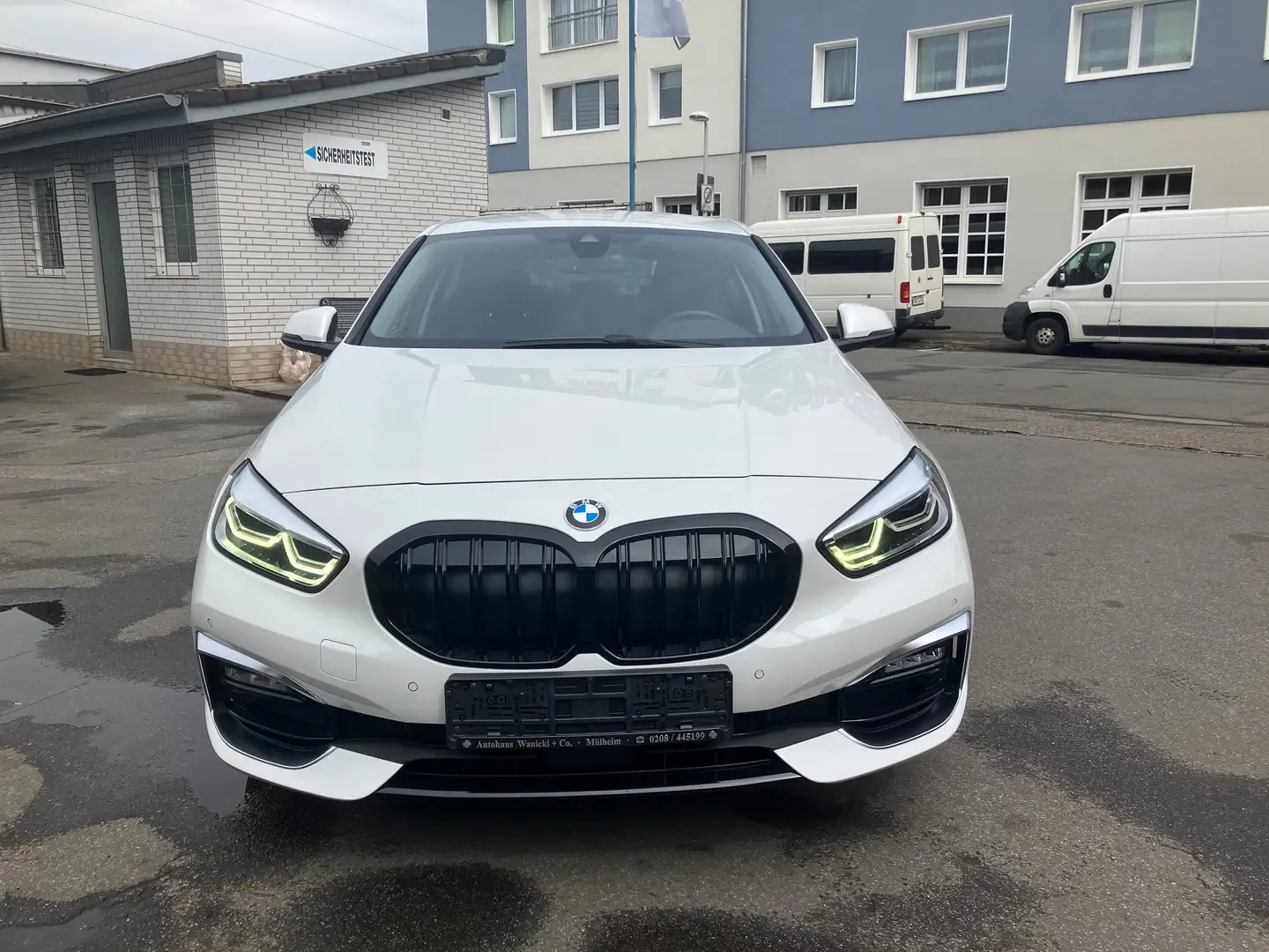 BMW 118 118i Aut. Luxury Line, Leder, Navi, LED, DAB, Blanco - 2