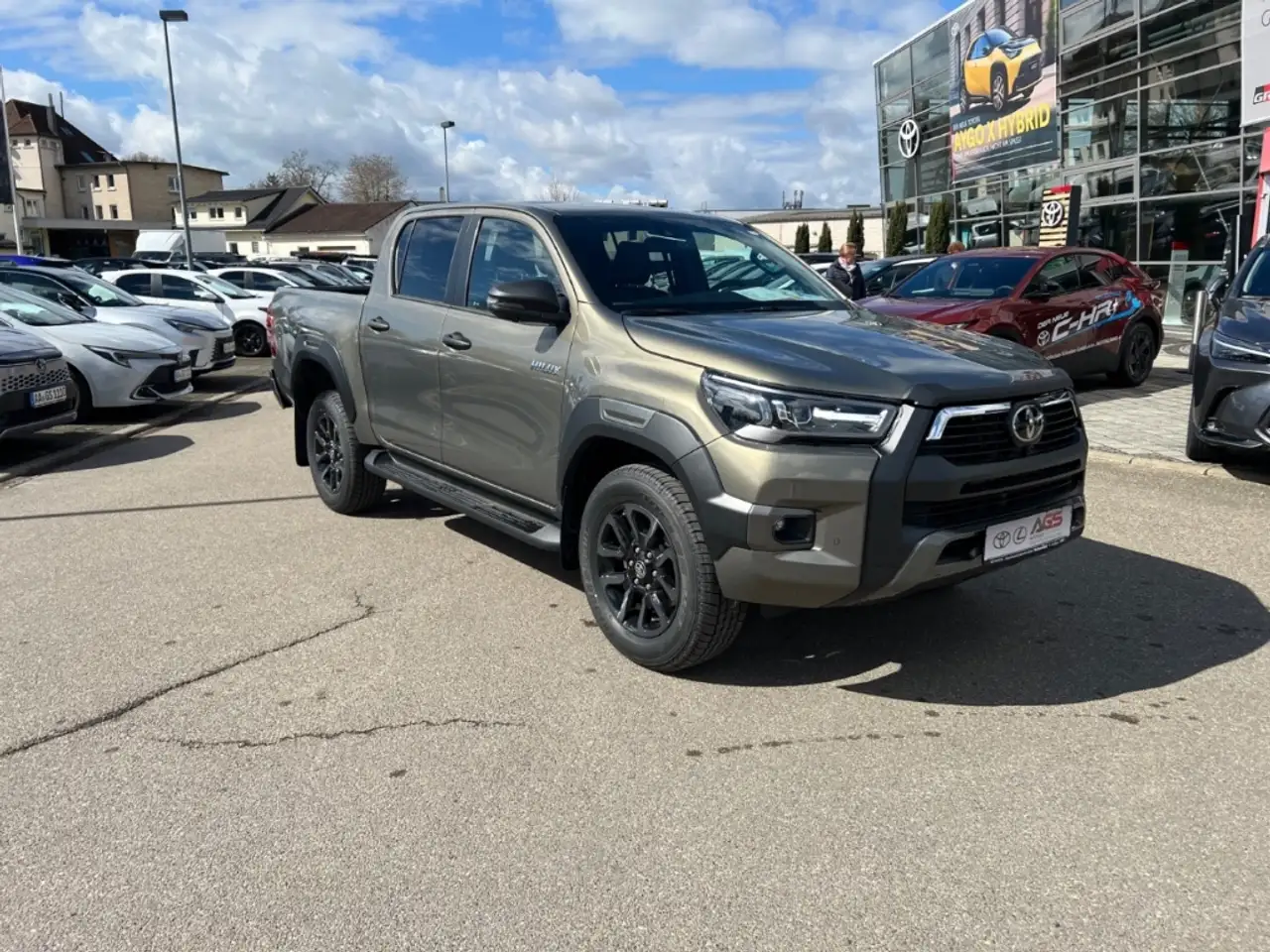 Toyota Hilux Double Cab Invincible 4x4 - On Stock 2