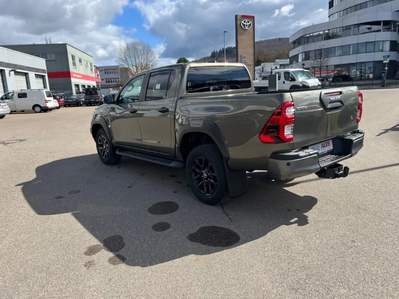 Toyota Hilux Double Cab Invincible 4x4 - On Stock 5