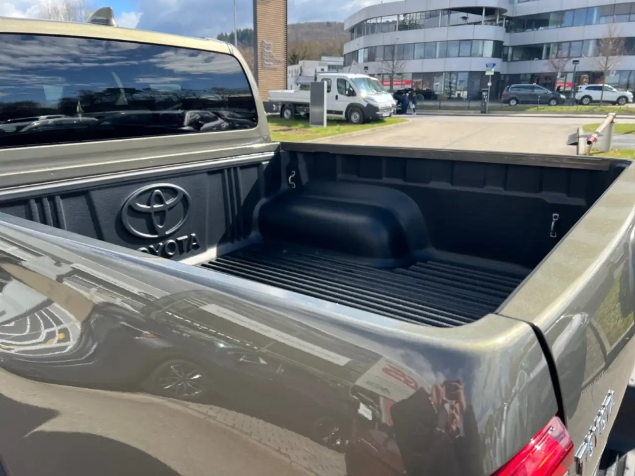 Toyota Hilux Double Cab Invincible 4x4 - On Stock 9