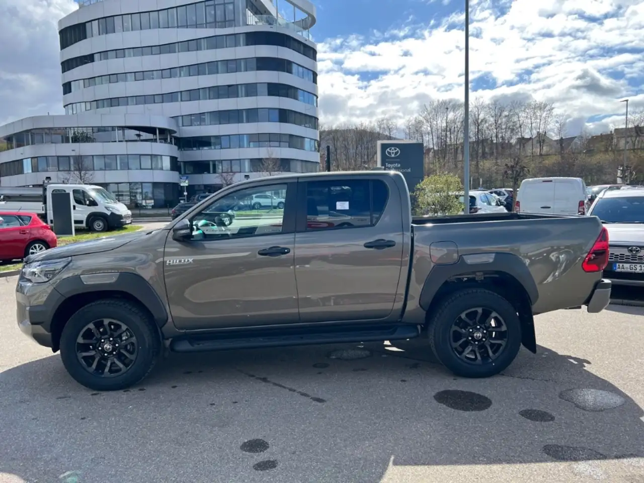 Toyota Hilux Double Cab Invincible 4x4 - On Stock 6