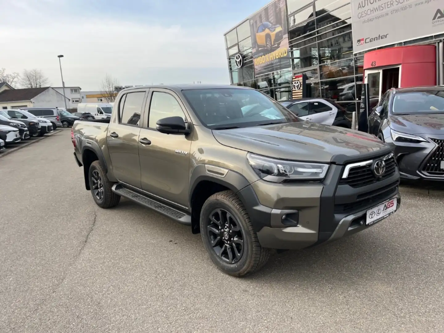 Toyota Hilux Double Cab Invincible 4x4 - On Stock Bronce - 2