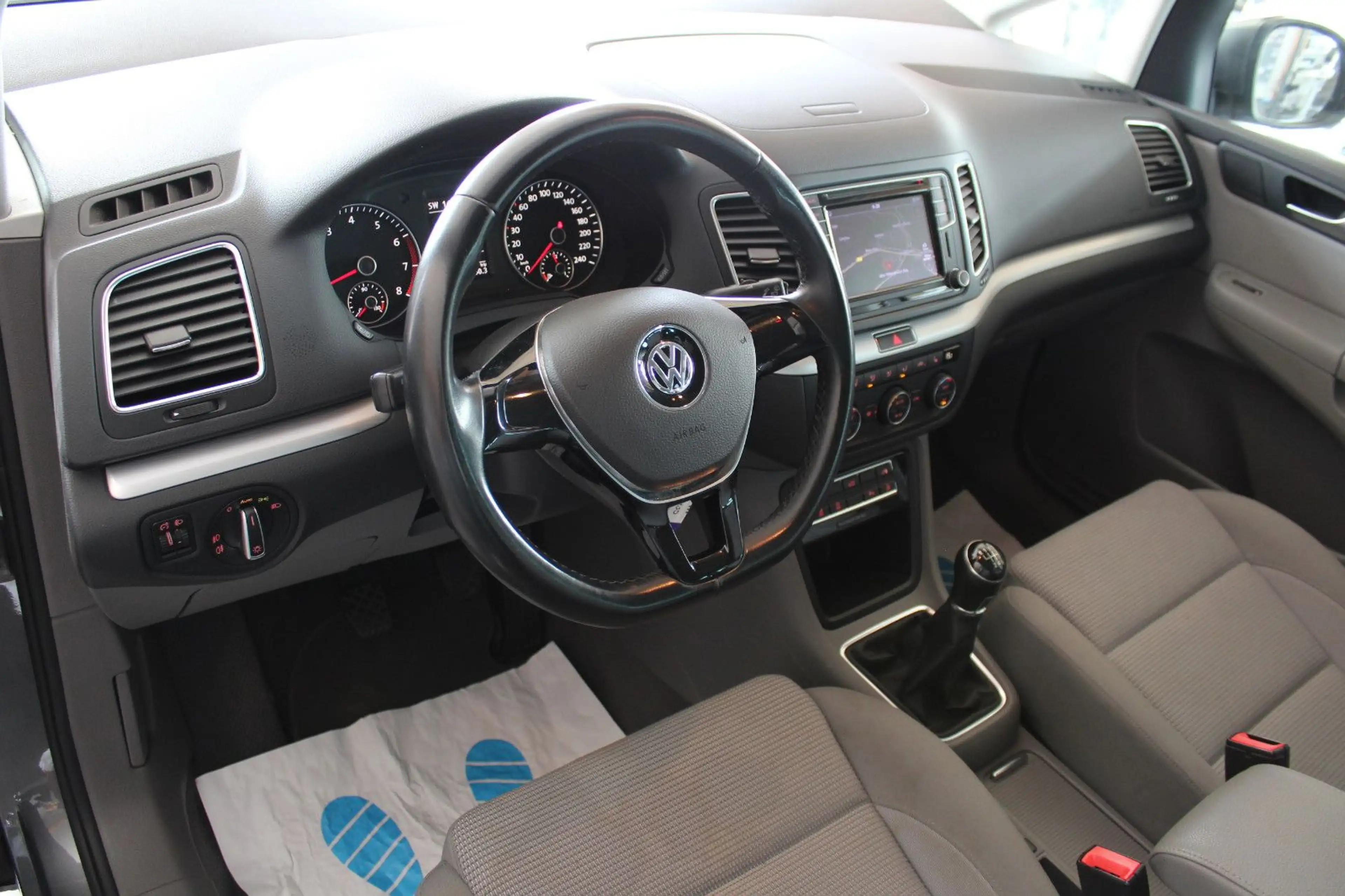 Volkswagen Sharan 1.4 TSI Comfortline*NAVI*7.SiTZER*KAMERA* — photo 8