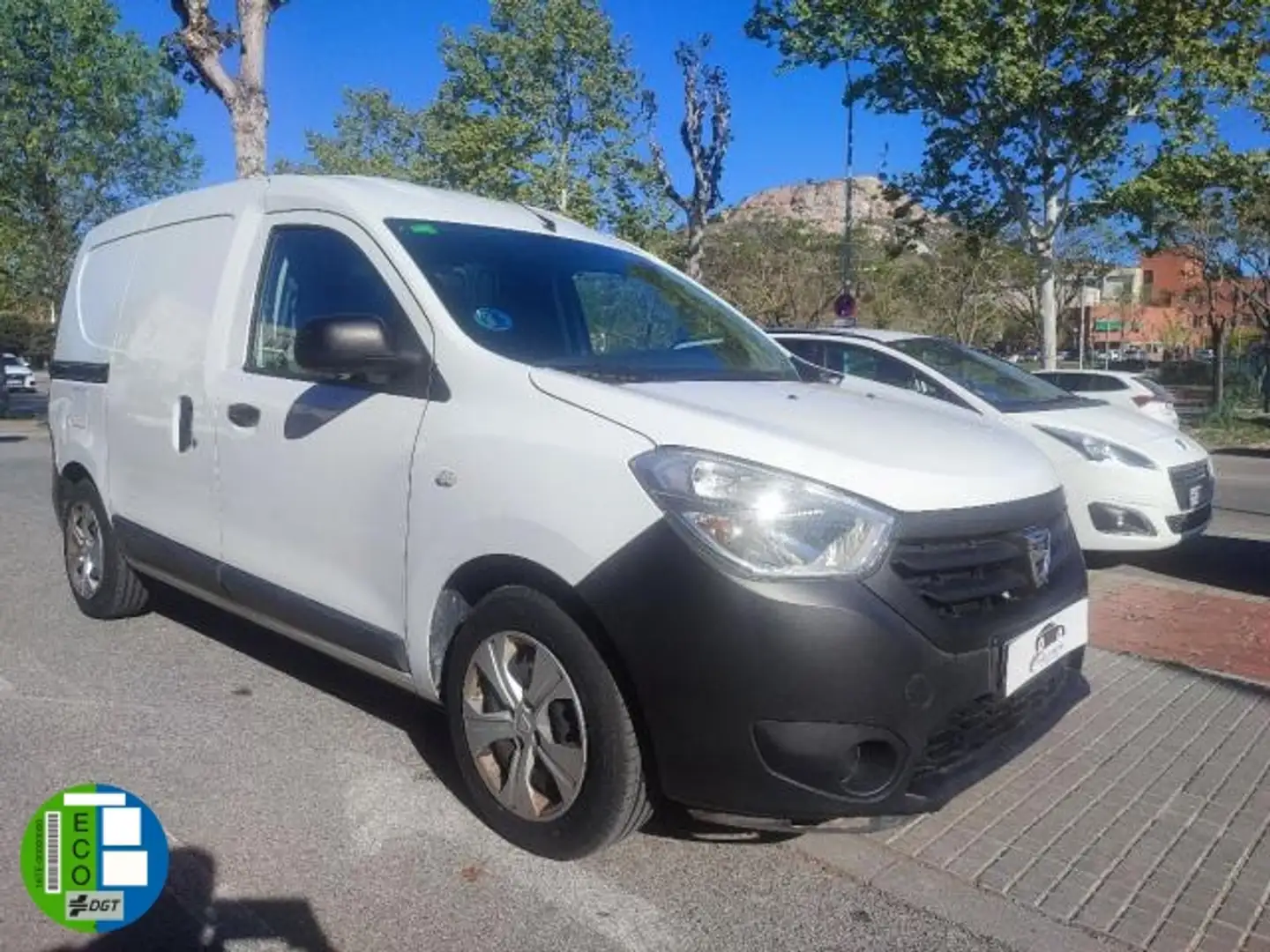 Dacia Dokker VAN PHARMA Weiß - 2