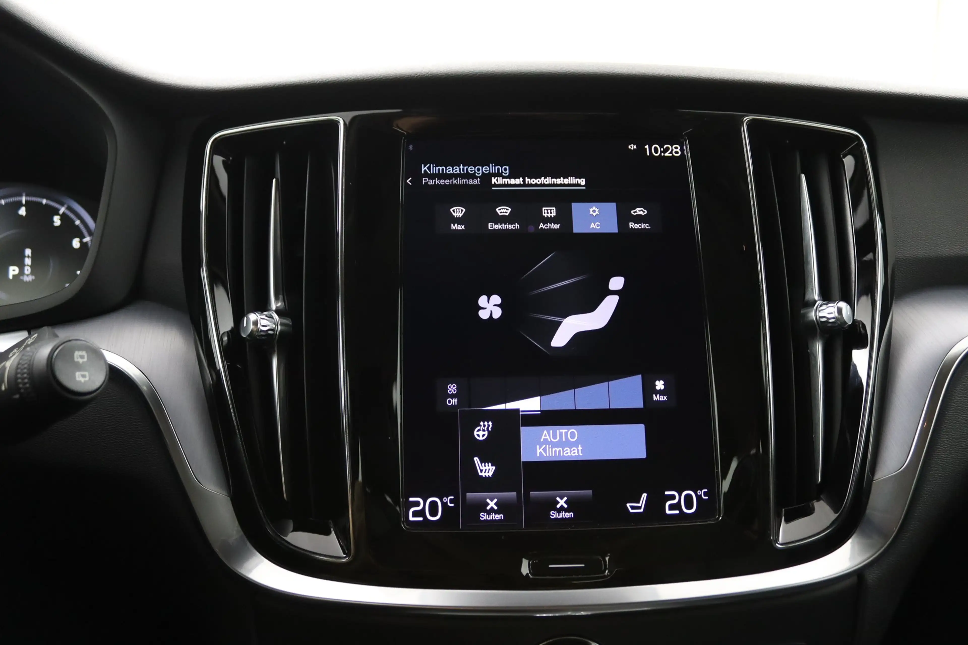 Volvo V60 2.0 B3 Advantage | Leder | Camera | Stoel/ Stuurve — photo 41