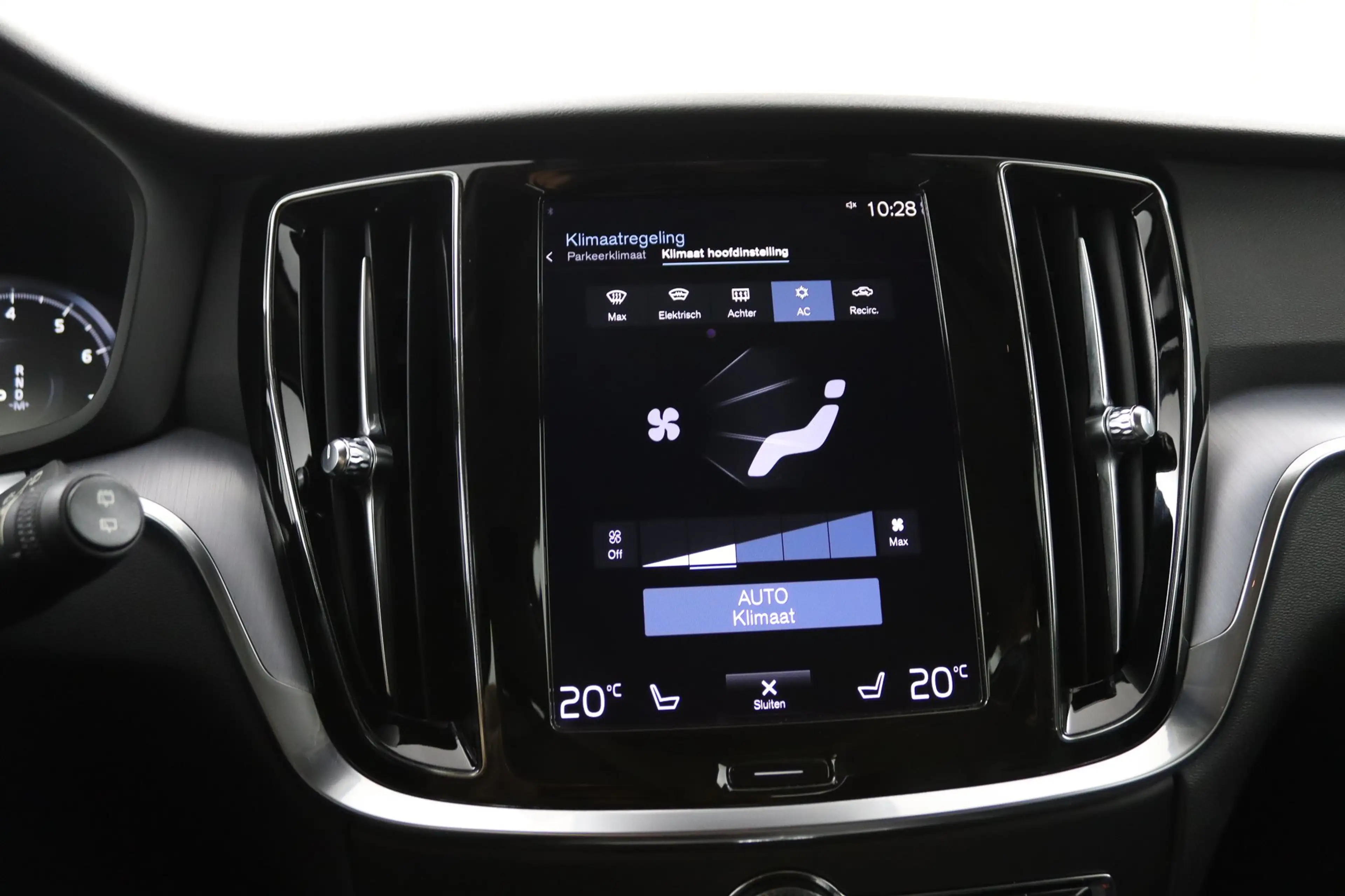 Volvo V60 2.0 B3 Advantage | Leder | Camera | Stoel/ Stuurve — photo 8