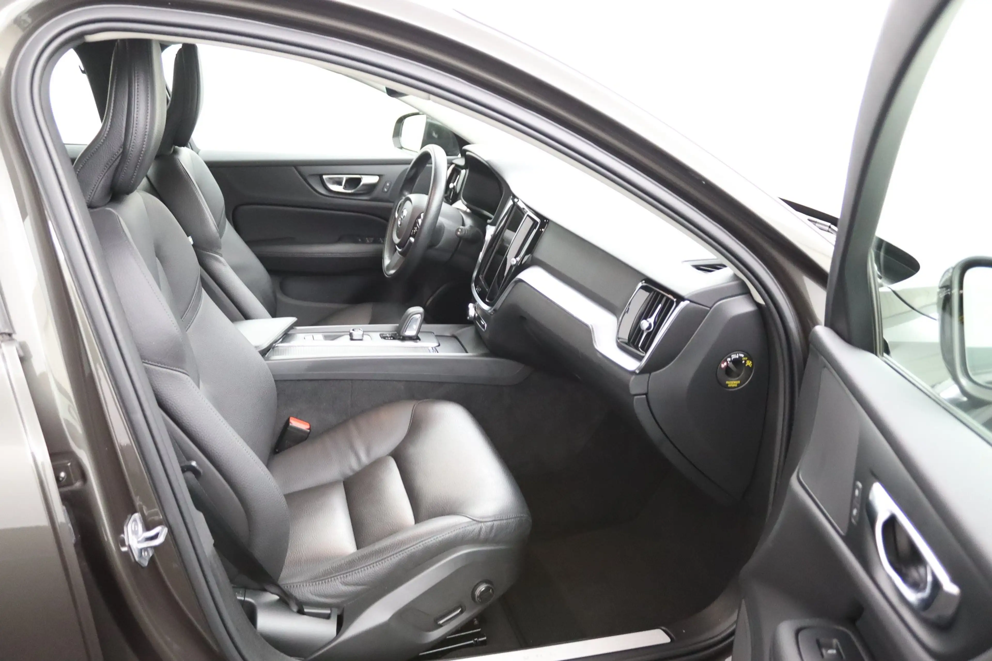 Volvo V60 2.0 B3 Advantage | Leder | Camera | Stoel/ Stuurve — photo 7