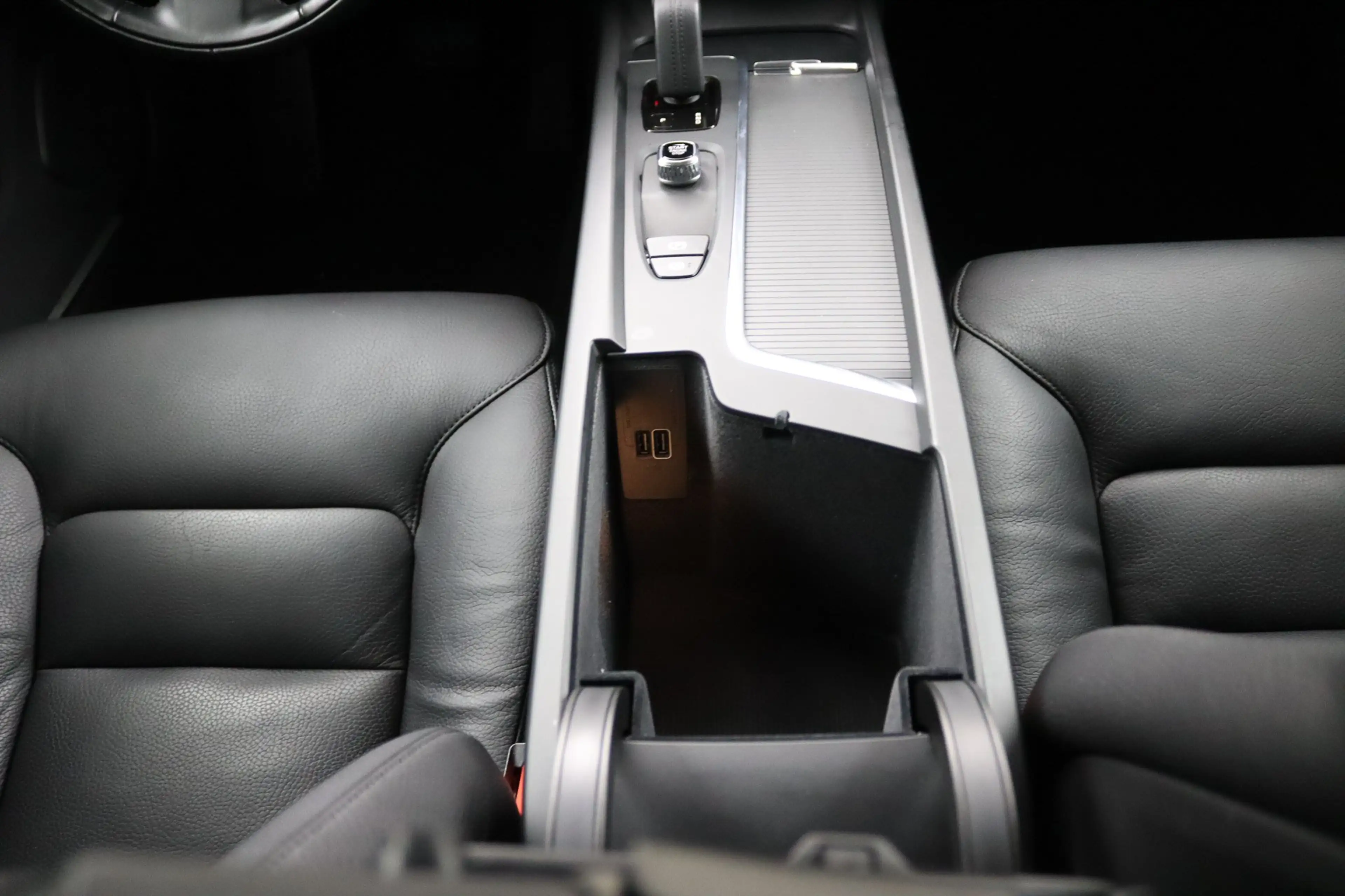 Volvo V60 2.0 B3 Advantage | Leder | Camera | Stoel/ Stuurve — photo 24