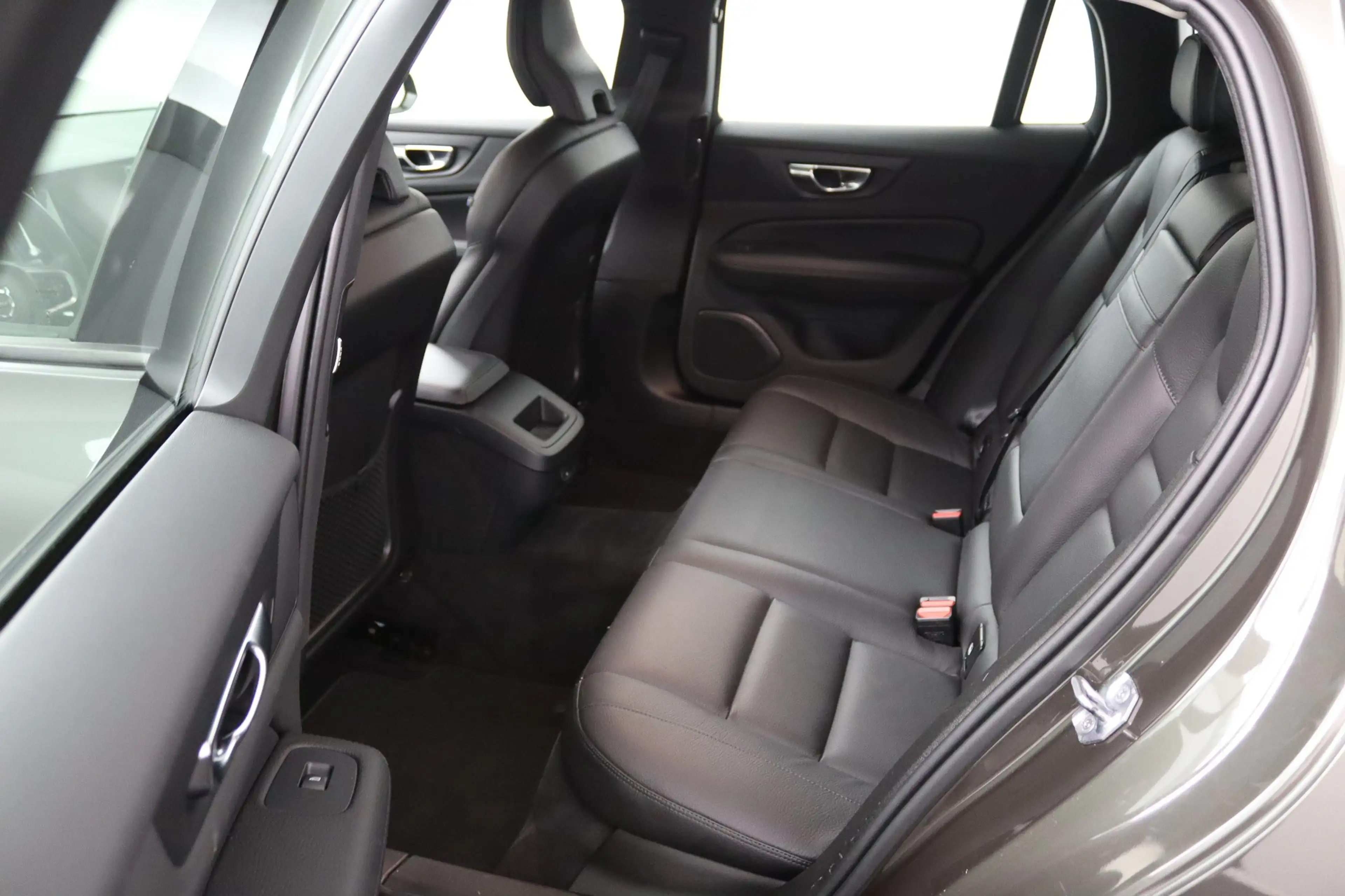 Volvo V60 2.0 B3 Advantage | Leder | Camera | Stoel/ Stuurve — photo 9