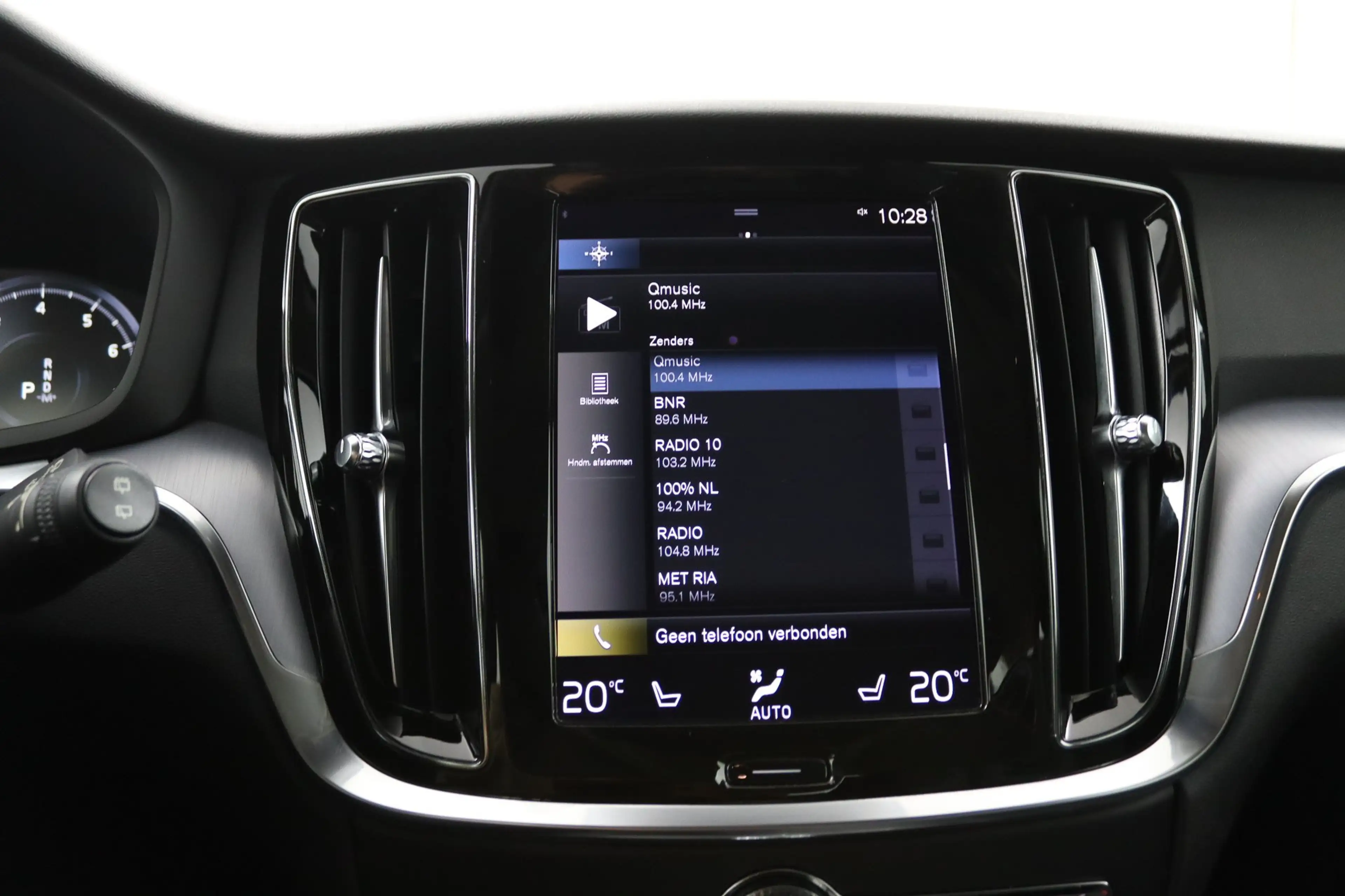 Volvo V60 2.0 B3 Advantage | Leder | Camera | Stoel/ Stuurve — photo 42