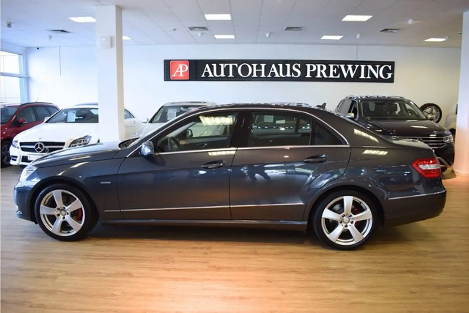 Mercedes-Benz E 250 CGI BE AVANTG./ SPORTPAK./ MTL.RATE 171,- Grijs - 2