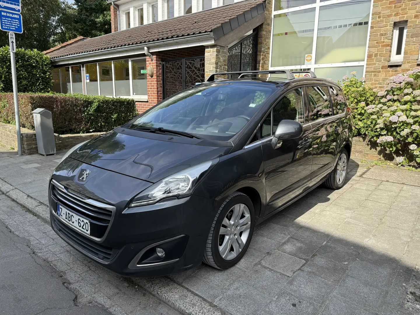 Peugeot 5008 1.6 HDi 115ch FAP BVM6 Style 5pl - 1