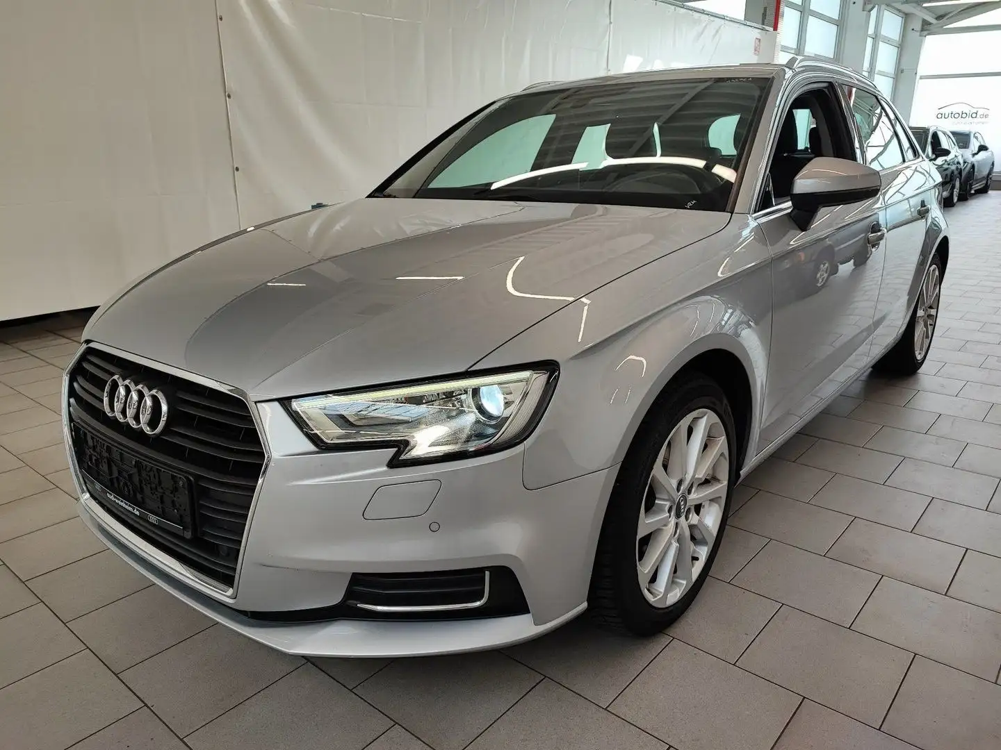 Audi A3 Sportback design **DAB/LEDER/XENON/AHK** Zilver - 1
