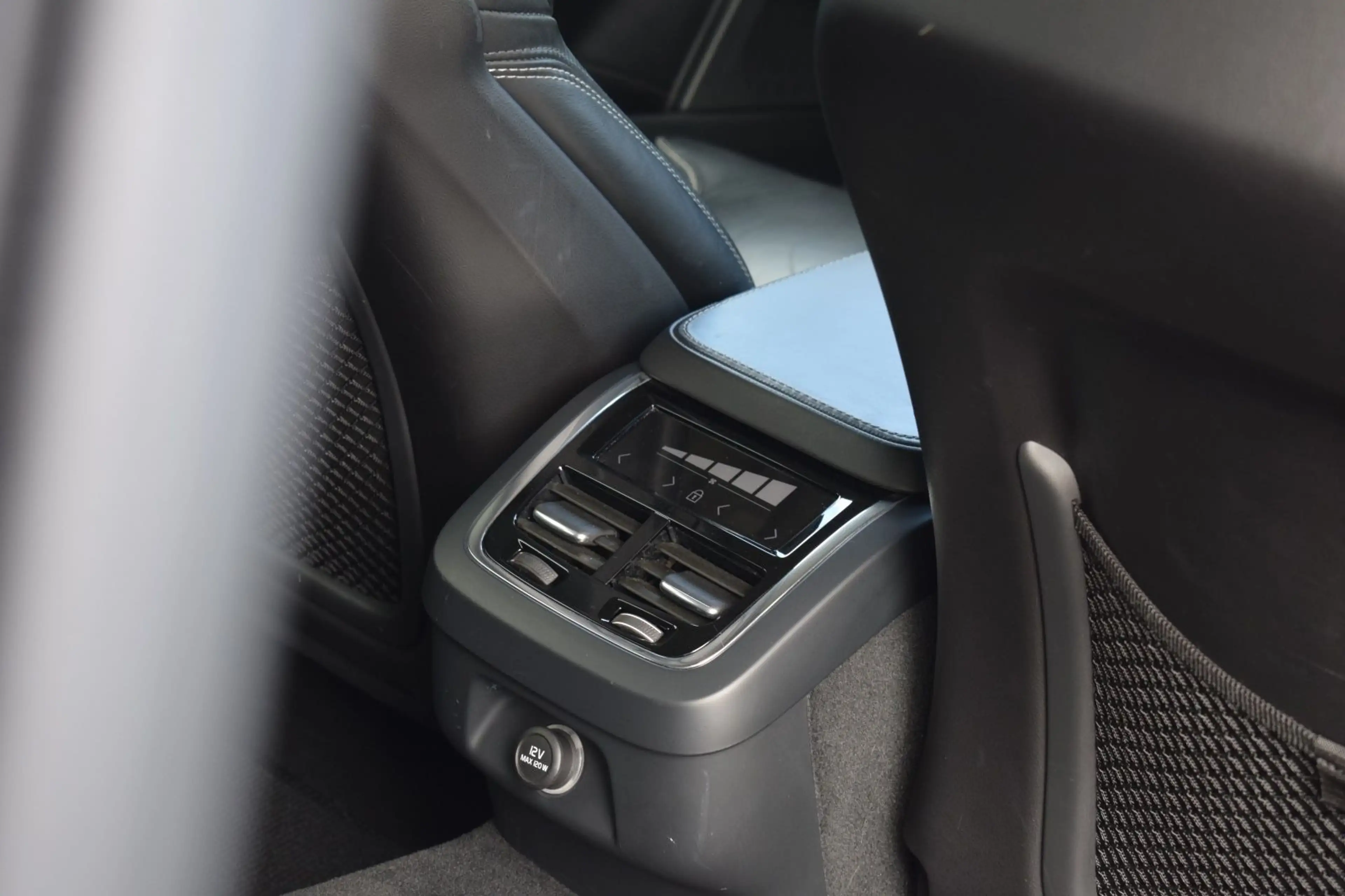 Volvo V90 Cross Country V90 PRO AWD CROSS COUNTRY/KAMERA/ANGEBOT 2,49% — photo 15