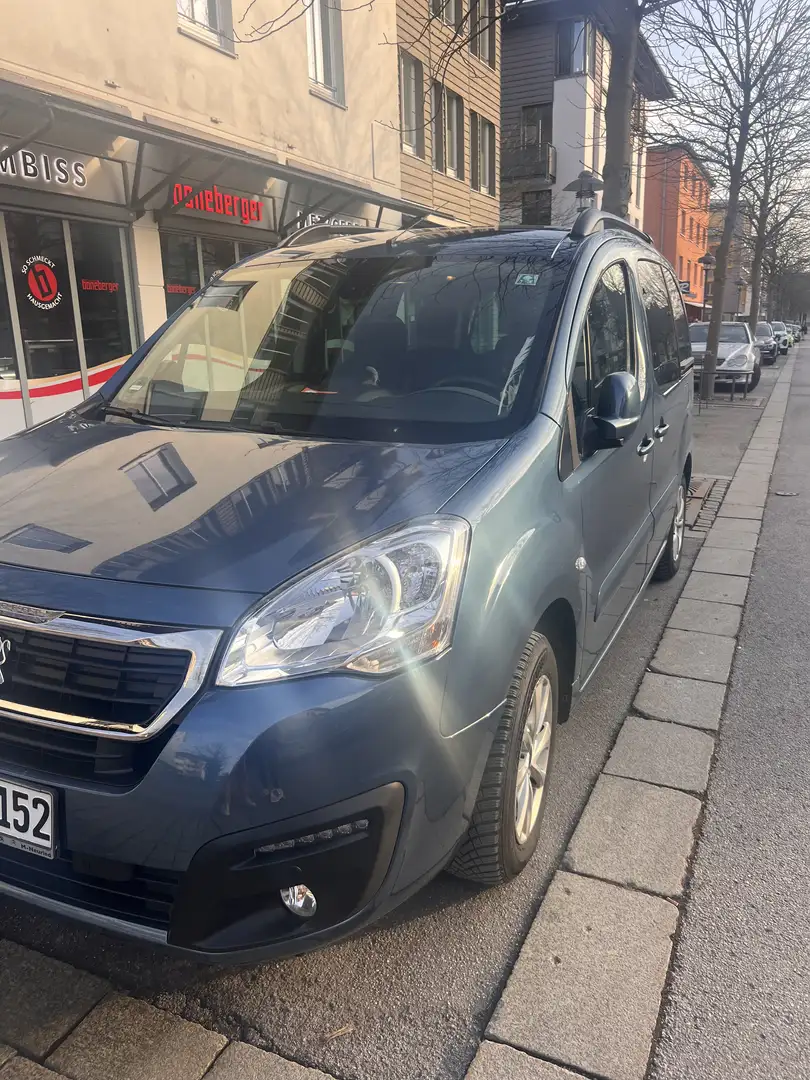 Peugeot Partner Tepee BlueHDi 120 Stop&Start Allure Blau - 1
