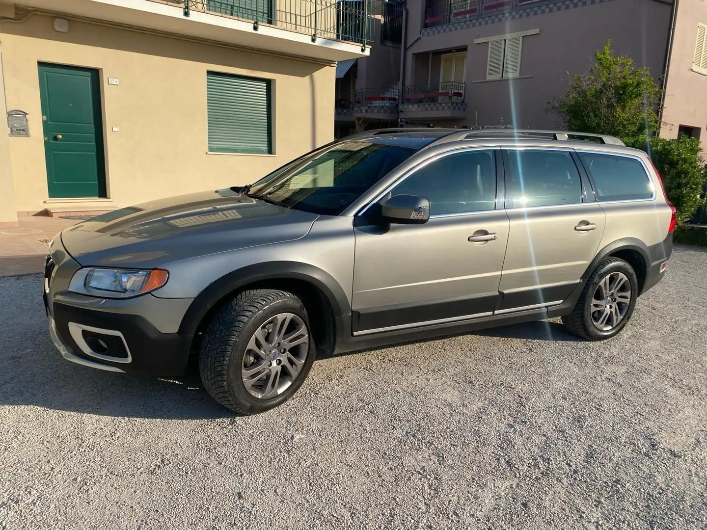 Volvo XC70 2.4 d4 Business awd 163cv Beige - 2