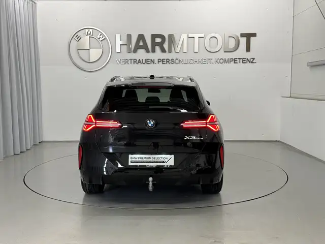 BMW X3 view 5