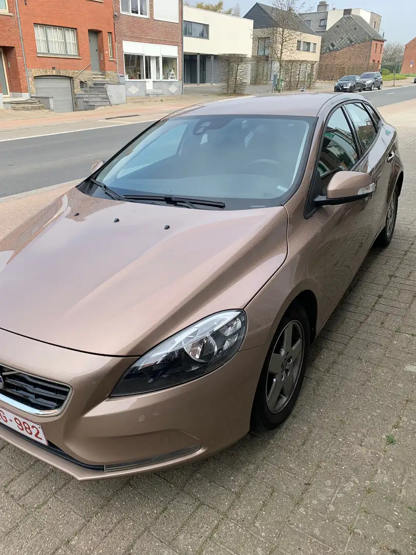 Volvo V40 V40 T2 Momentum Brons - 1